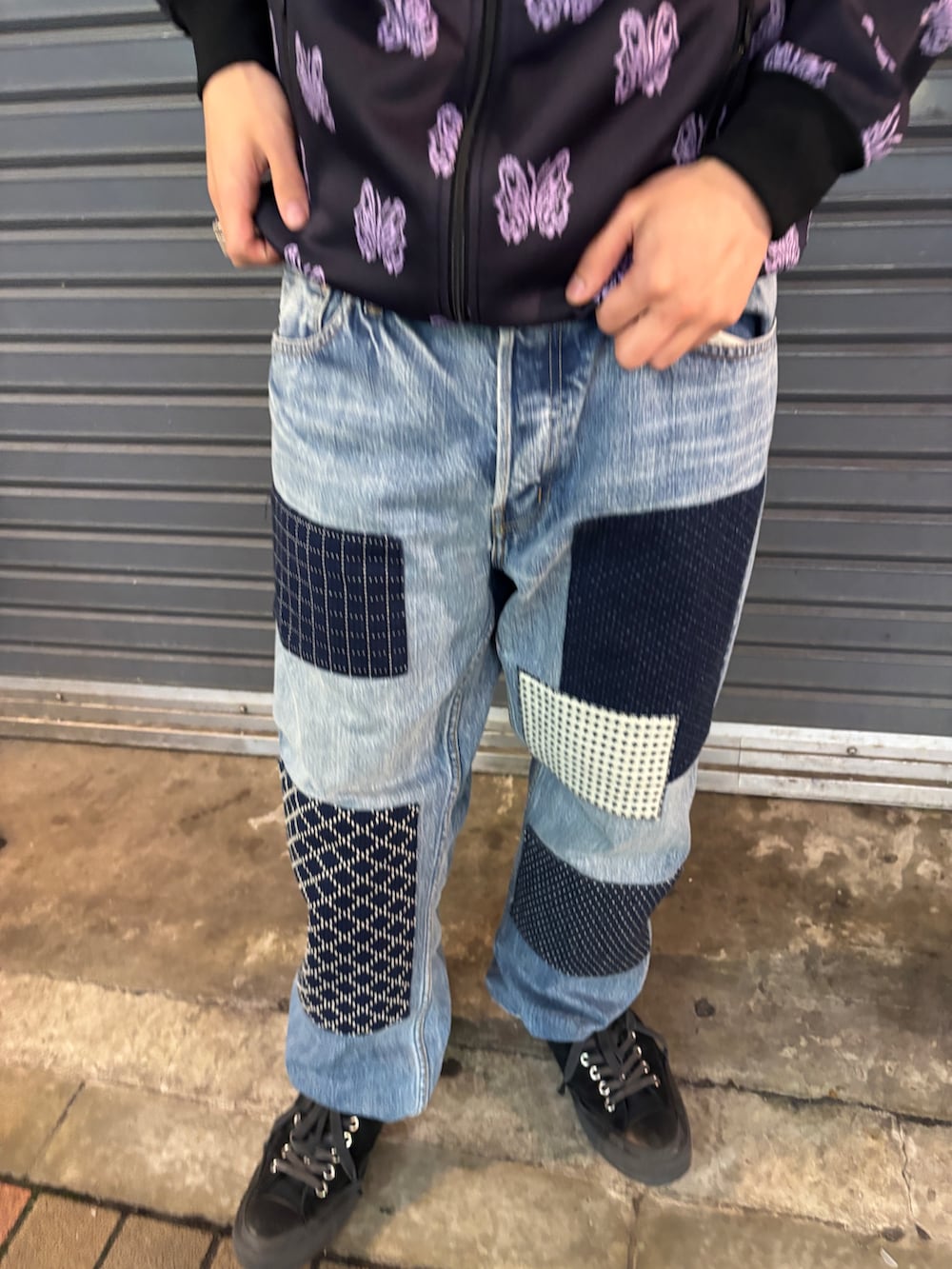 「デニム、デニムパンツ、デニムコーデ、低身長、低身長コーデ、トラックジャケット、キャップ、春夏、春夏コーデ、春、春コーデ」｜「FDMTLのFDMTL/ファンダメンタル  別注CLASSIC DENIM CS119（デニムパンツ、その他）」を使った、スバルさん（メンズ・165cm）の春コーディネートの3枚目の写真