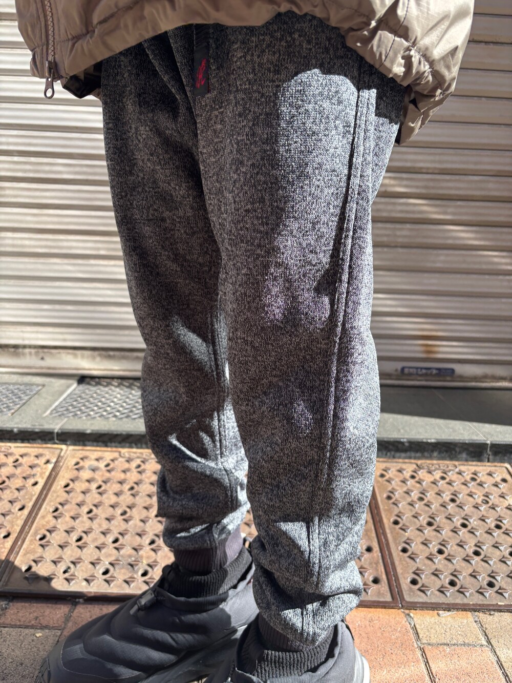 「ダウンジャケット、NANGA、シンプルスタイル、大人コーデ、休日コーデ、ビッグシルエット、低身長、低身長コーデ、秋冬コーデ、冬コーデ」｜「NANGAのNANGA×BEAVER/ナンガ×ビーバー　NANGA HAPPY DOWN JACKET ナンガハッピージャケット　ダウン（ダウンジャケット/コート、グリーン系）」を使った、スバルさん（メンズ・165cm）の冬コーディネートの3枚目の写真