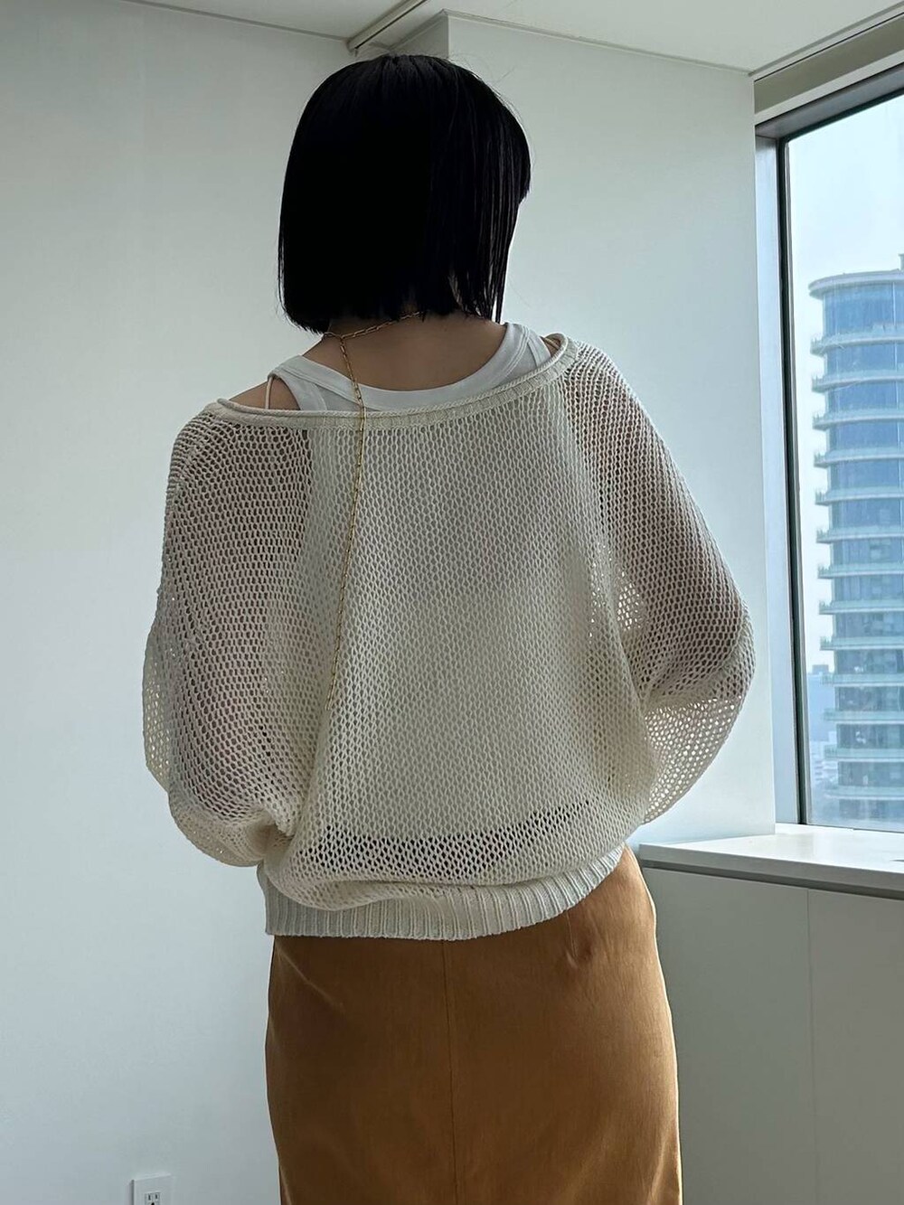 「高身長、きれいめ、リラックス、BABYLONE、骨格ウェーブ、ワントーン、きれいめカジュアル、シンプルコーデ、シアートップス、リネン・透けアイテム」｜「BABYLONEのリネンレーヨンストレッチスカート（スカート、イエロー系）」を使った、bl_chiiさん（レディース・170cm）の春コーディネートの6枚目の写真