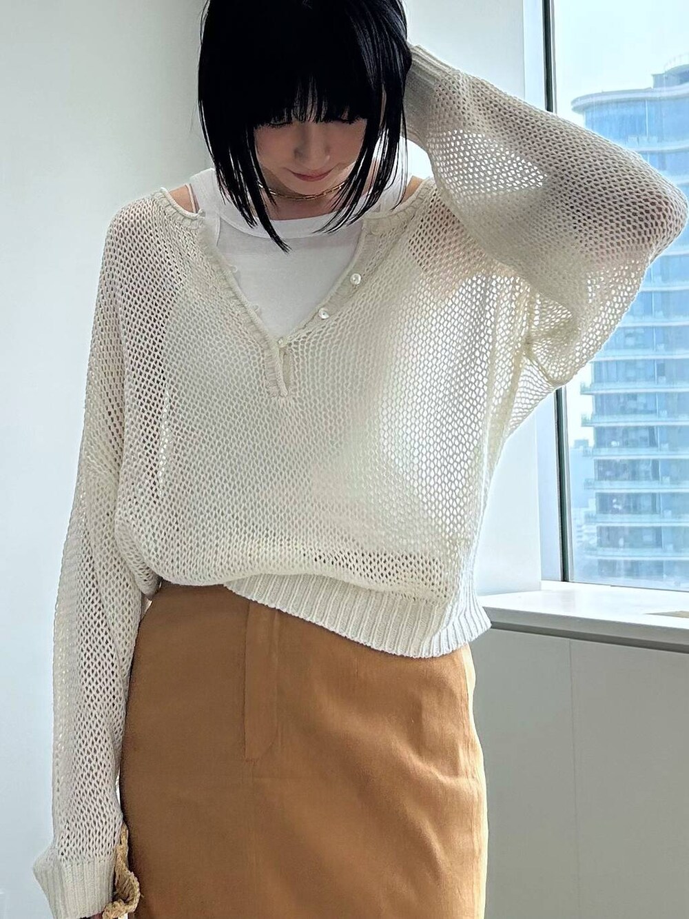 「高身長、きれいめ、リラックス、BABYLONE、骨格ウェーブ、ワントーン、きれいめカジュアル、シンプルコーデ、シアートップス、リネン・透けアイテム」｜「BABYLONEのリネンレーヨンストレッチスカート（スカート、イエロー系）」を使った、bl_chiiさん（レディース・170cm）の春コーディネートの4枚目の写真