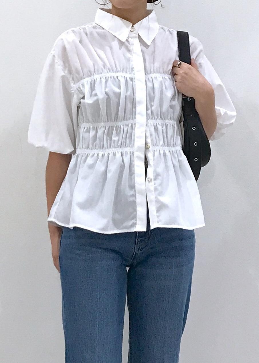 「アンサンブル、VIS、ウェーブ、ブルべ冬、低身長、トップス、シャツ/ブラウス、パンツ、デニムパンツ、ヘアアクセサリー、シュシュ、BVH54050、BVK54010、BVS74500、BVZ44100」｜「CIMARRONの【CIMARRON】VIS別注フレアデニム（デニムパンツ、ブルー系）」を使った、はっちゃんさん（レディース・159cm）の夏コーディネートの8枚目の写真