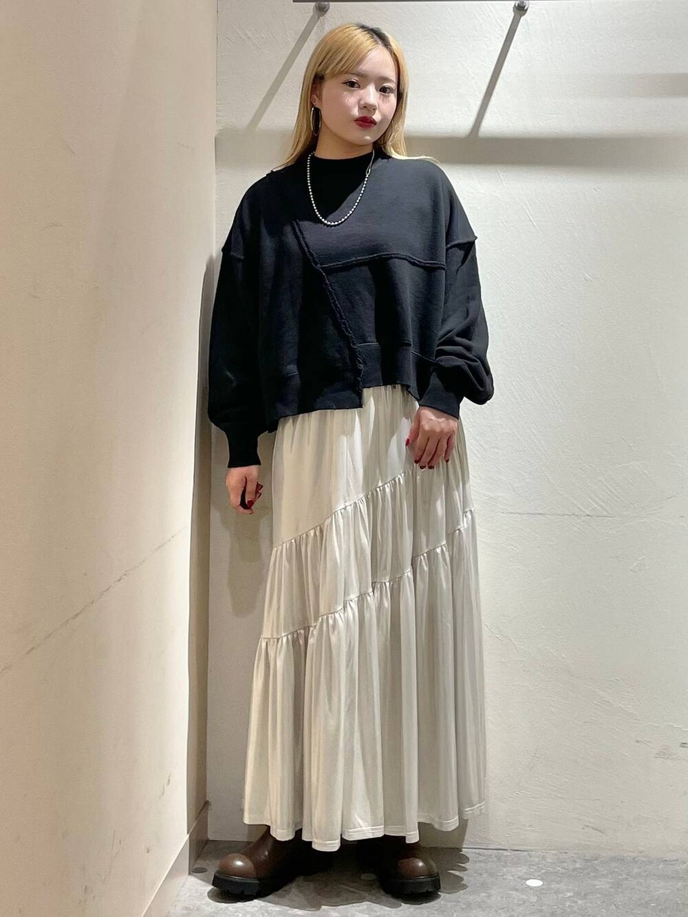 「体型カバー、高見え、個性派、休日コーデ、デート/ロマンティック、ローリーズスタイル_LOWRYS FARM、大人女子カジュアル_LOWRYS FARM、モテ、ミーハー、ベーシック/シンプル、きれいめ、カジュアル、LOWRYS FARM、秋コーデ、ドットエスティ秋コーデ」｜「LOWRYS FARMのエンジニアブーツ　133008（ブーツ、ブラウン系）」を使った、リンリンさん（レディース・156cm）の秋コーディネートの5枚目の写真