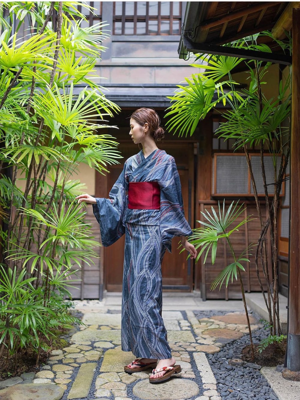 その他の浴衣を着用したレディースの夏コーディネートの2枚目の写真