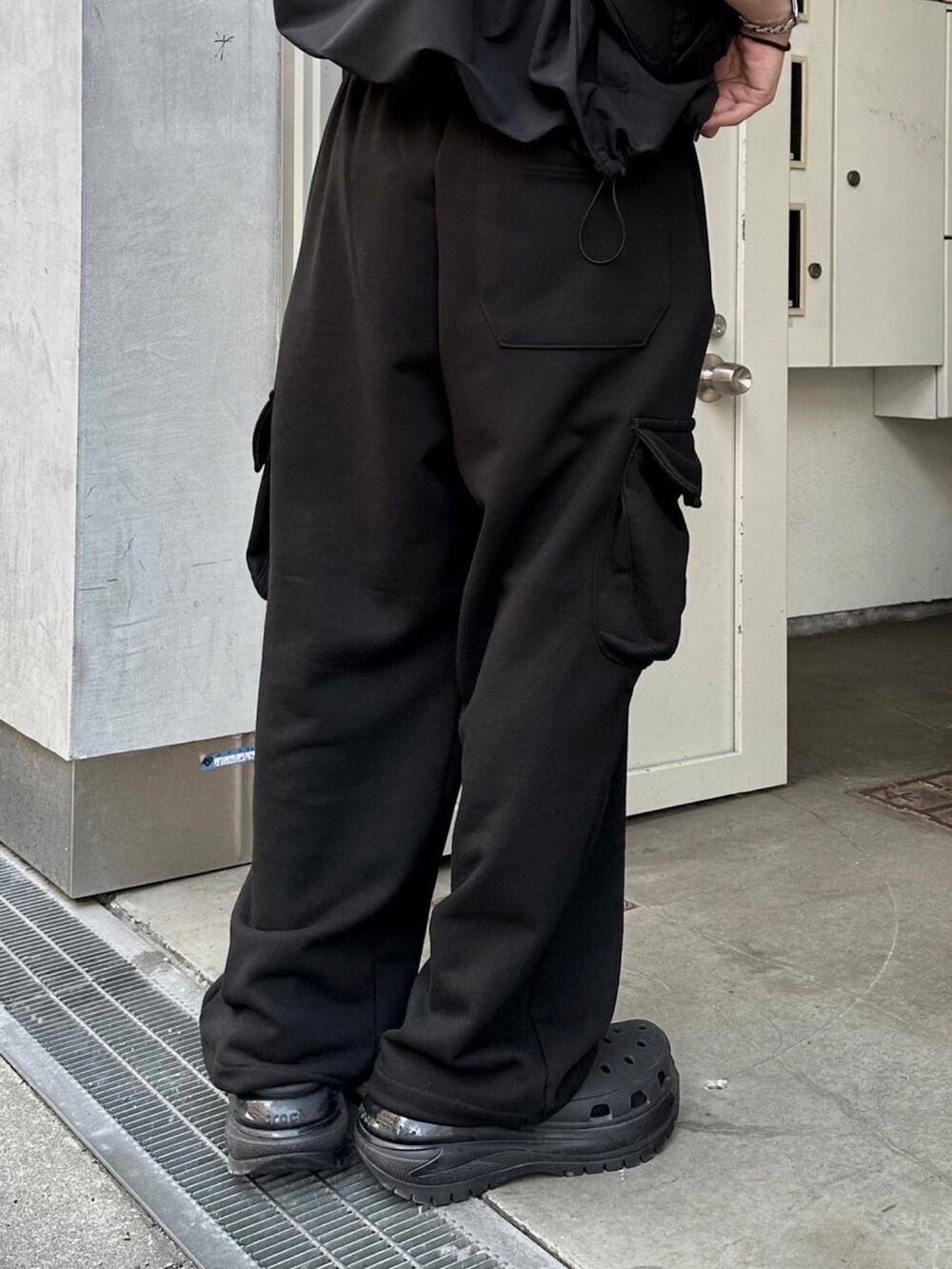 chikashitsu + tokyo 4ポケットカーゴスウェット