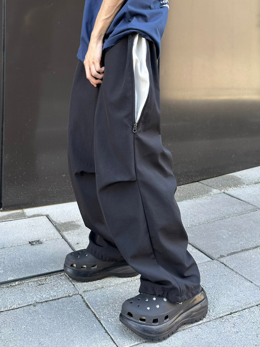 chikashitsu + tokyo 4ポケットカーゴスウェット