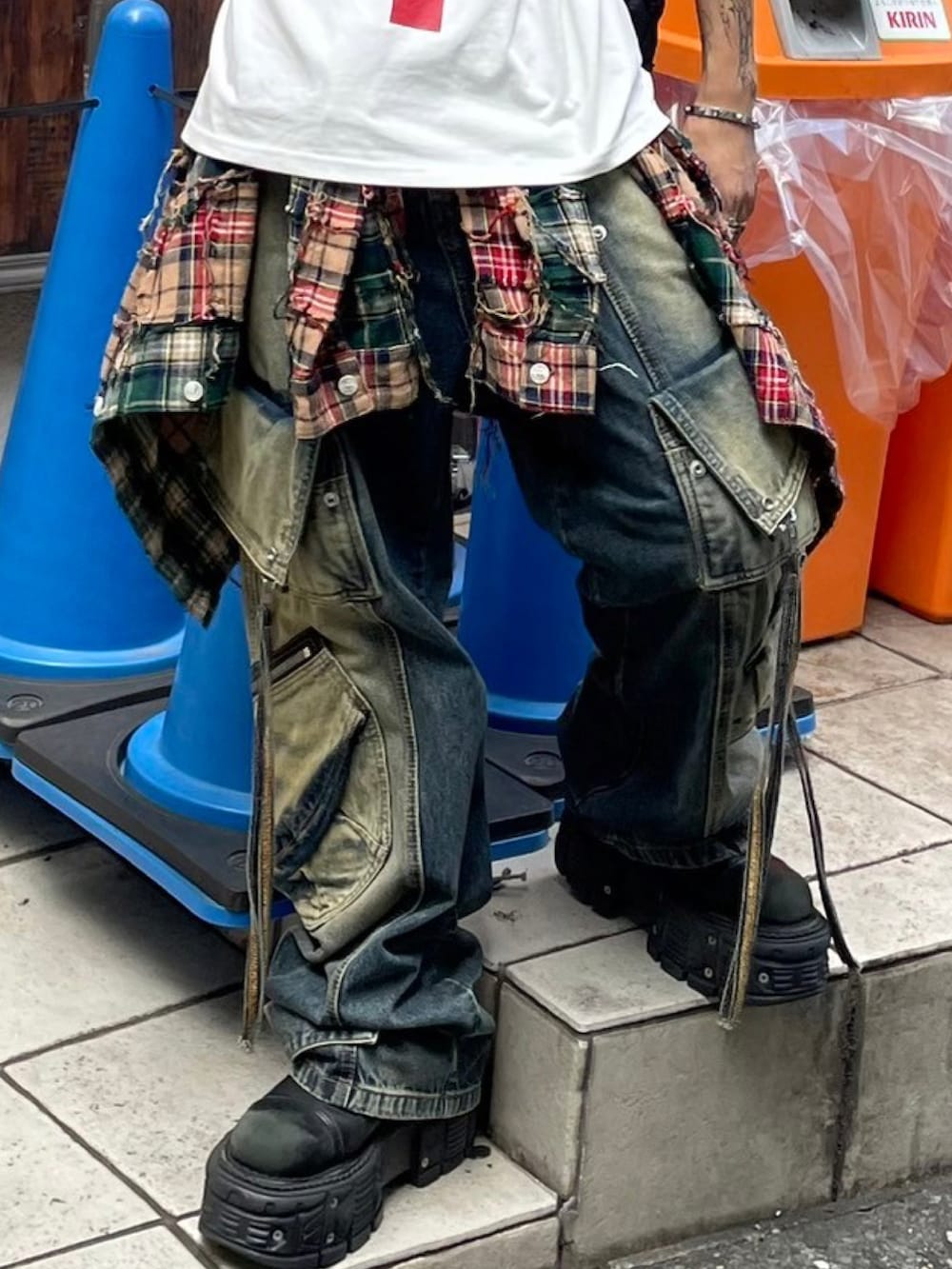 Never mind the XU / Chikashitsu+さんの「韓国ブランド I FEEL LUCKY アイフィールラッキー DRUNKEN CAP ロゴキャップ コットンキャップ 刺しゅうロゴキャップ 帽子 ボールキャップ 韓国ファッション 韓国 ストリート ストリートファッション（I FEEL LUCKY）」を使ったコーディネートの5枚目の写真