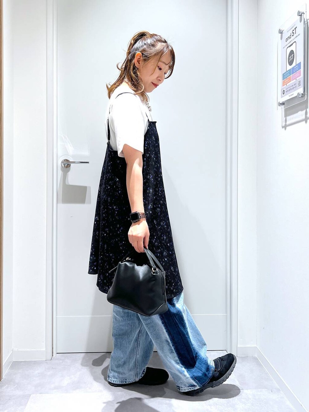 「カジュアル、リラックス、体型カバー、GLOBAL WORK、まちがいない服_GLOBAL WORK、ガーリー、フェミニン、夏コーデ」｜「GLOBAL WORKのスペ軽お財布ショルダー/132336（ショルダーバッグ、ブラック系）」を使った、manayan0602さん（レディース・158cm）の春コーディネートの2枚目の写真