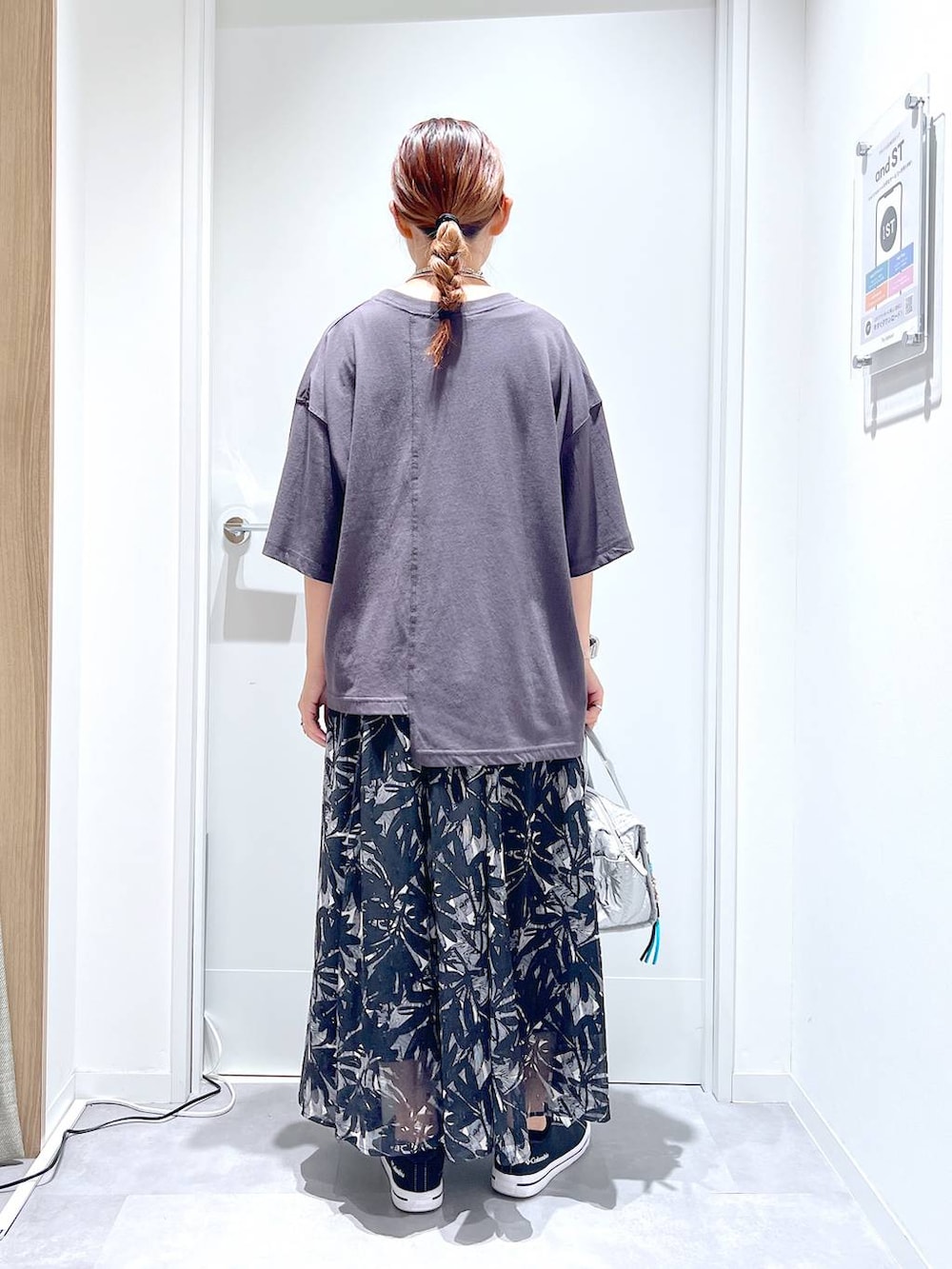 「カジュアル、リラックス、体型カバー、GLOBAL WORK、まちがいない服_GLOBAL WORK、ガーリー、スカート」｜「GLOBAL WORKのエアリーリラックスフレアスカート/575243（スカート、ブラック系）」を使った、manayan0602さん（レディース・158cm）の夏コーディネートの3枚目の写真