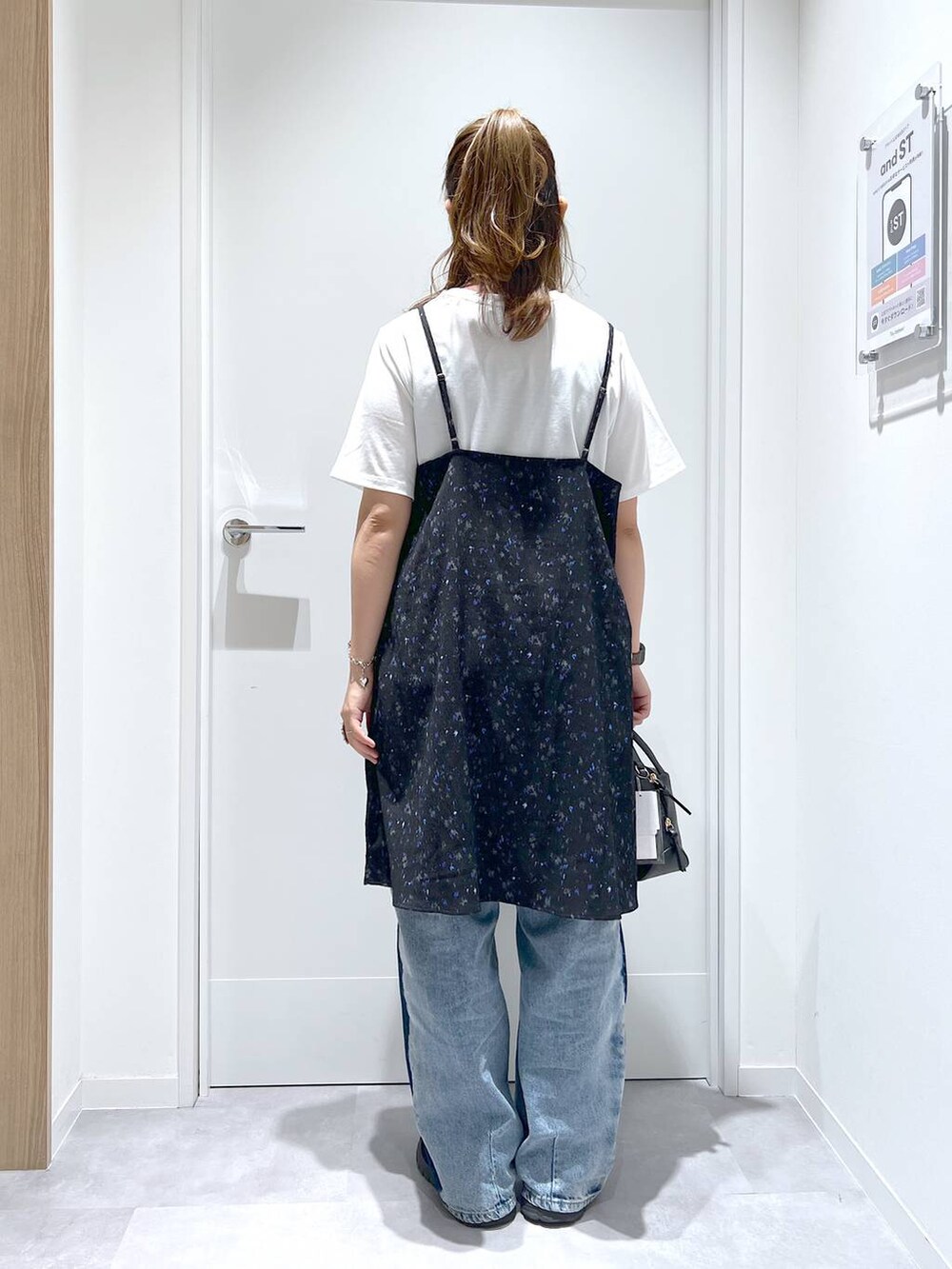 「カジュアル、リラックス、体型カバー、GLOBAL WORK、まちがいない服_GLOBAL WORK、ガーリー、フェミニン、夏コーデ」｜「GLOBAL WORKのスペ軽お財布ショルダー/132336（ショルダーバッグ、ブラック系）」を使った、manayan0602さん（レディース・158cm）の春コーディネートの3枚目の写真