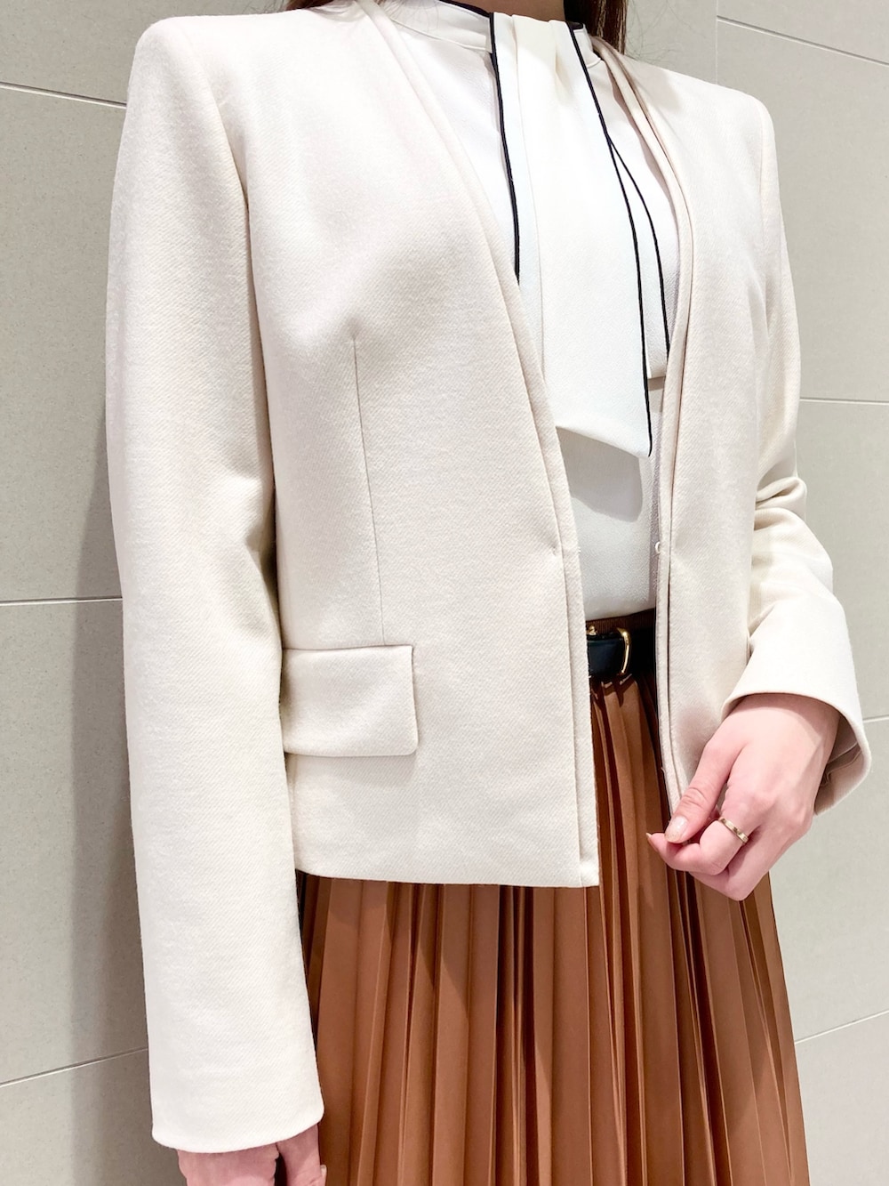 アナイ シャルムビーバー ノーカラーブルゾン 2023 新品タグ付 シャルムビーバーノーカラーブルゾン ANAYI - メルカリ