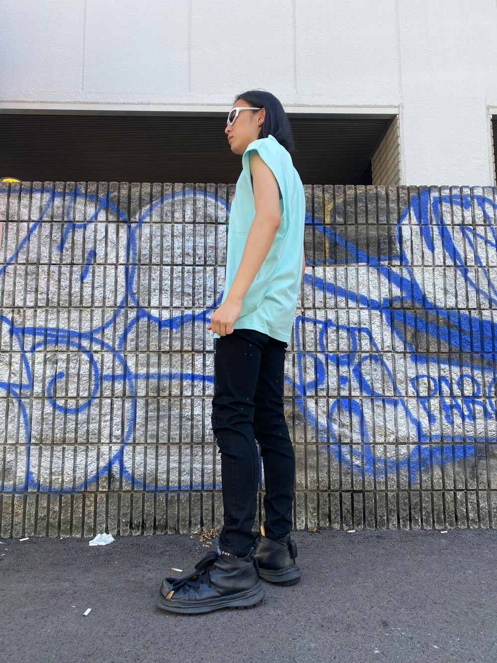 「シンプル、ストリート、LHP、オーバーサイズ、BALENCIAGA、ストリートコーデ、今日のコーデ、LHP大阪、メンズコーデ、LHPOSAKA」｜「DANKE SCHONのDankeSchon/ダンケシェーン/リペアデニムパンツ（デニムパンツ、ブラック系）」を使った、Ryunosuke Ikedaさん（メンズ・173cm）の夏コーディネートの2枚目の写真
