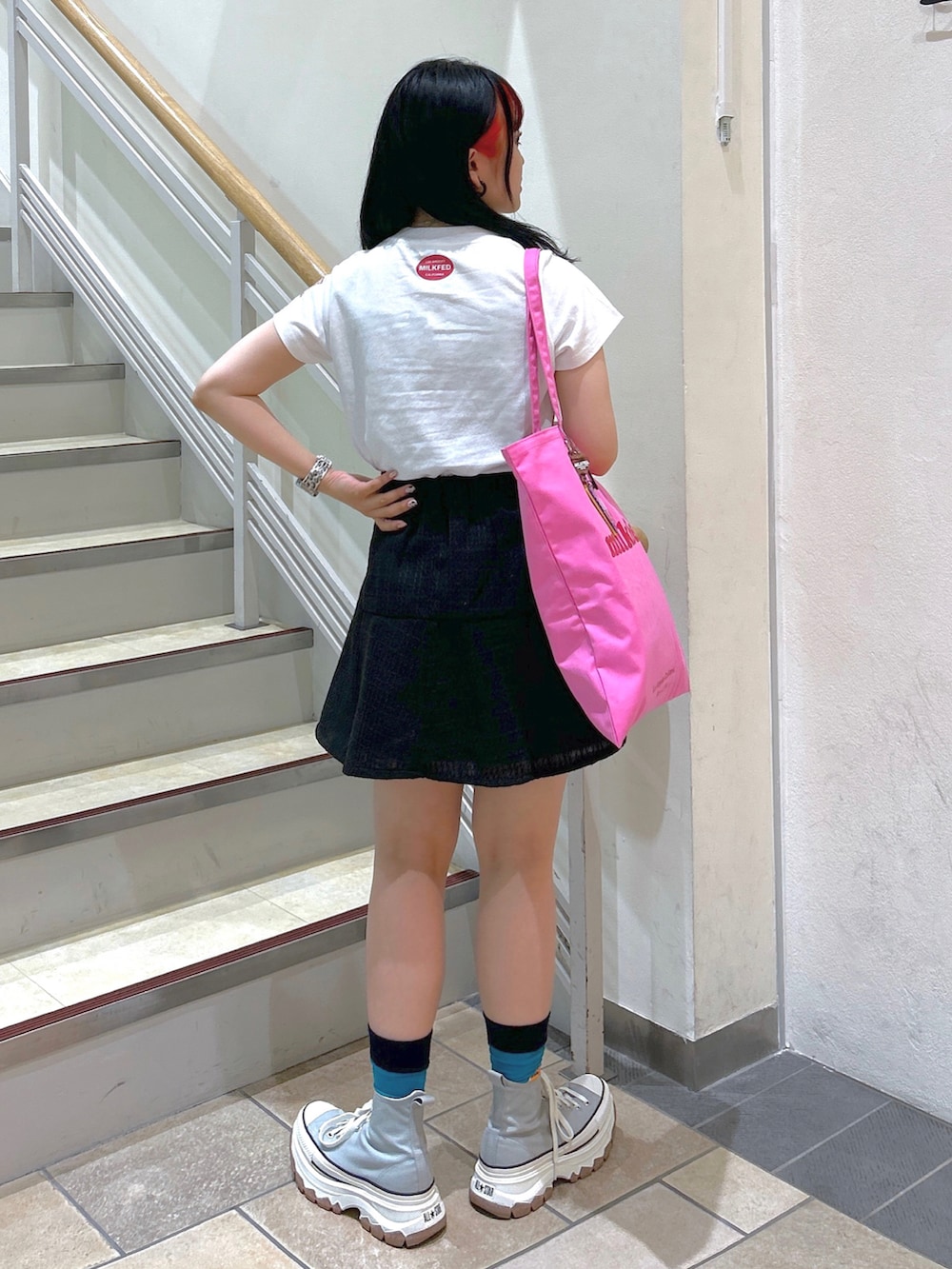 「WEARyouthコーデ、初夏コーデ、厚底スニーカー、韓国コーデ、ミルクフェド、ミルクフェド(MILKFED.)、MILKFED.、milkfed._ootd、チビT、骨格ウェーブ、低身長、ootd、カジュアルガーリー、converse」｜「MILKFED.のMERMAID SKIRT（スカート、ブラック系）」を使った、レイナさん（レディース・154cm）の夏コーディネートの2枚目の写真
