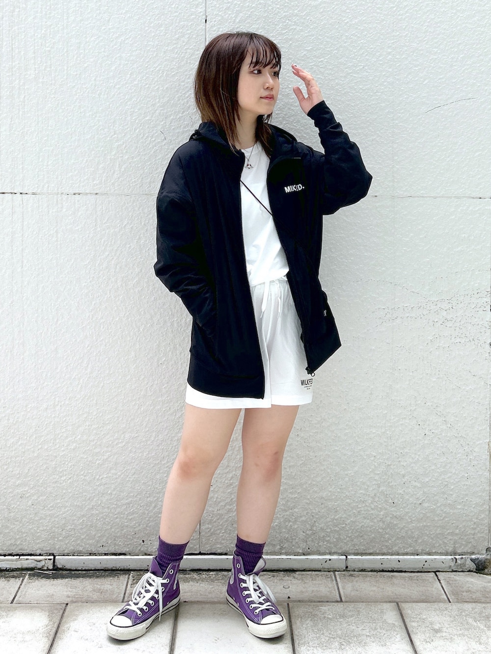 「WEARyouthコーデ、初夏コーデ、ラクチンコーデ、ミルクフェド、ミルクフェド(MILKFED.)、MILKFED.、Ocean pacific、海コーデ、低身長、骨格ウェーブ、シンプルスタイル、夏コーデ、ＵＶカット、ラッシュガード」｜「MILKFED.のMILKFED.xOP RASH GUARD ZIP HOODIE（ラッシュガード、ブラック系）」を使った、レイナさん（レディース・154cm）の春コーディネートの3枚目の写真