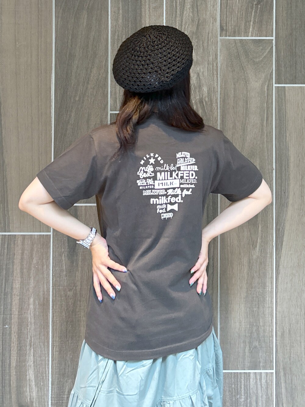 「WEARyouthコーデ、夏服コーデ、オトナカジュアル、お洒落さんとつながりたい、ワンピースコーデ、ショルダーバッグ、おでかけコーデ、お出かけコーデ、サロペット、ミルクフェド、ミルクフェド(MILKFED.)、MILKFED.、ベレー帽、骨格ウェーブ、厚底シューズ」｜「RAY CASSINのアイテム（ハンチング/ベレー帽、ブラック系）」を使った、レイナさん（レディース・154cm）の夏コーディネートの4枚目の写真