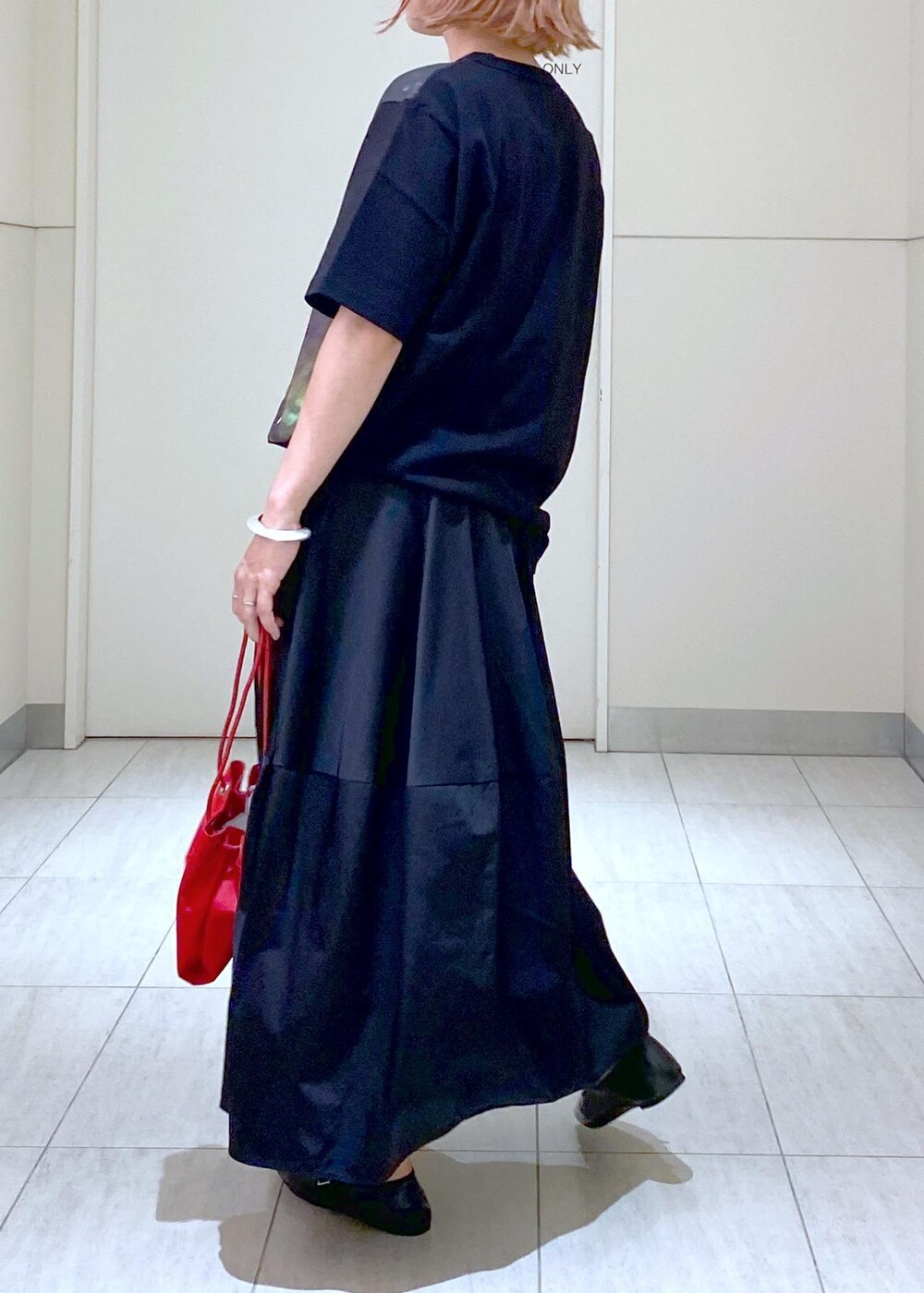 「アニエスベー、agnes b.、agnes b. pour ADAM ET ROPÉ、Ben Amun、ベンアムン、バングル、メリージェーン、ママ、ママコーデ、ママファッション、プレッションカーディガン、フォトT、24SS、24SS夏の新作、初夏コーデ」｜「ADAM ET ROPE'のキュビズムバングル（バングル/リストバンド、シルバー系）」を使った、KUBOTAさん（レディース・159cm）の夏コーディネートの6枚目の写真