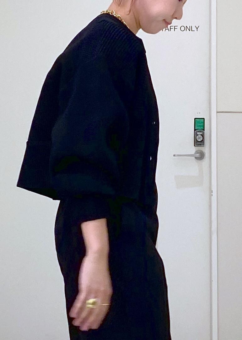 「GANNI、GANNI for ADAM ET ROPÉ、ガニー、メリージェーン、WEB限定、ペプラム、2way、グラミチ、GRAMICCI、GRAMICCI for ADAM ET ROPÉ、ママ、ママコーデ、大人かわいい、休日スタイル、通勤コーデ」|「ADAM ET ROPE'のcoffee beans necklace(ネックレス、ゴールド系)」を使った、KUBOTAさん(レディース・159cm)の夏コーディネートの7枚目の写真