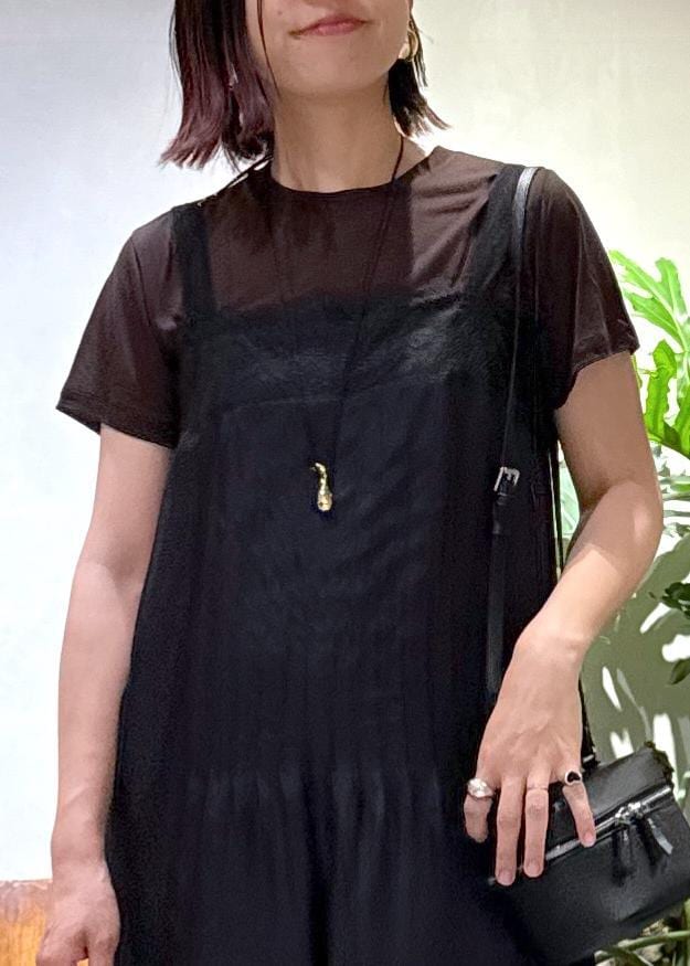 「PROVOKE for ADAM ET ROPÉ、25ss夏の新作、ベースレンジ、ママ、ママコーデ、大人、大人コーデ、バニティバッグ、ロンパース、キレイめカジュアル、春コーデ、初夏コーデ、デートコーデ、お出かけコーデ、旅行コーデ」|「ADAM ET ROPE'のシュリンクミニバニティーバッグ(ショルダーバッグ、ブラック系)」を使った、KUBOTAさん(レディース・159cm)の春コーディネートの9枚目の写真