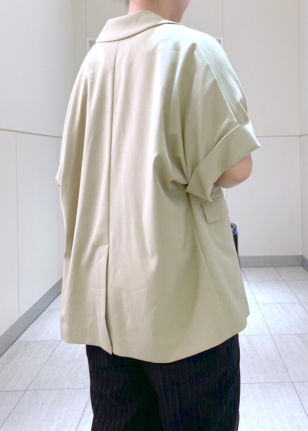 「jane smith、ジェーンスミス、ビーチサンダル、トングサンダル、Ben Amun、ベンアムン、24SS、24SS夏の新作、24AW、24AW秋の新作、ママ、ママコーデ、ジャケットコーデ、ショルダーバッグ、レザーバッグ」｜「ADAM ET ROPE'のストラップビーチサンダル（サンダル、ブラック系）」を使った、KUBOTAさん（レディース・159cm）の夏コーディネートの10枚目の写真