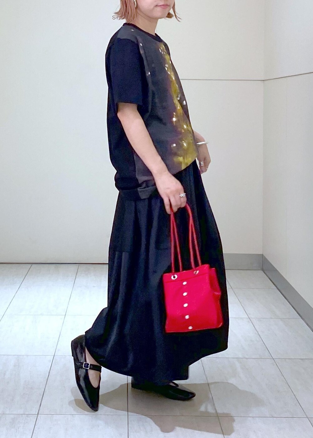 「アニエスベー、agnes b.、agnes b. pour ADAM ET ROPÉ、Ben Amun、ベンアムン、バングル、メリージェーン、ママ、ママコーデ、ママファッション、プレッションカーディガン、フォトT、24SS、24SS夏の新作、初夏コーデ」｜「ADAM ET ROPE'のキュビズムバングル（バングル/リストバンド、シルバー系）」を使った、KUBOTAさん（レディース・159cm）の夏コーディネートの4枚目の写真