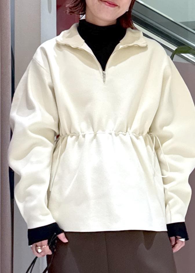 「コクーンスカート、スパンコール、巾着バッグ、セールアイテム、セール、24aw、24aw冬の新作、ママ、ママコーデ、大人コーデ、大人、初冬コーデ、冬コーデ、お出かけコーデ、旅行コーデ」|「ADAM ET ROPE'のポインテッドストレッチブーツ(ブーツ、ゴールド系)」を使った、KUBOTAさん(レディース・159cm)の冬コーディネートの10枚目の写真