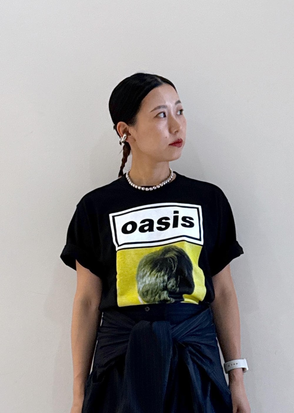 「25ss、25aw秋の新作、25aw、ファーサンダル、ママコーデ、oasis 10Culture / ADAM ET ROPE'、oasis、オアシス、25ss夏の新作、夏コーデ、初秋コーデ、デートコーデ、お出かけコーデ、旅行コーデ、フェスコーデ」|「ADAM ET ROPE'のボリュームファーサンダル(サンダル、ブラック系)」を使った、KUBOTAさん(レディース・159cm)の夏コーディネートの9枚目の写真