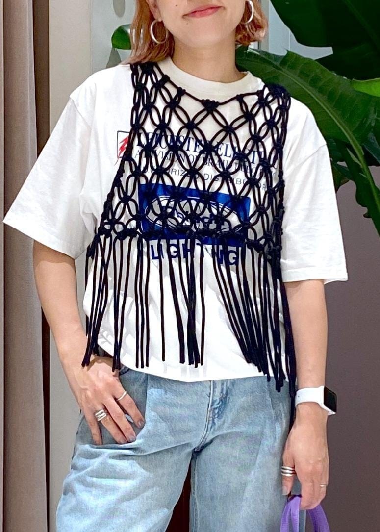 「PAES、ペイス、オブラダ、oblada、マクラメ、ロープベスト、Tシャツコーデ、デニムコーデ、LEVI’S、LEVI’S for BIOTOP、リーバイス、リーバイスフォービオトープ、大人かわいい、休日コーデ、休日スタイル」｜「ADAM ET ROPE'の【追加】ロープベスト（ベスト、ブラック系）」を使った、KUBOTAさん（レディース・159cm）の夏コーディネートの8枚目の写真