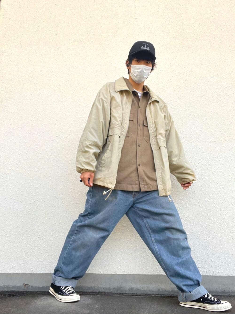 「オーバーサイズ、冬コーデ、ビッグシルエット、プチプラ、休日スタイル、UNIQLO、ジャケット、スニーカーコーデ、古着MIX、アースカラー、ナイロンジャケット、フォローミー、おしゃれさんと繋がりたい、キャップ、重ね着」｜「GAPのアイテム（キャップ、ブラック系）」を使った、ayumu【相互】さん（メンズ・178cm）の秋コーディネートの2枚目の写真
