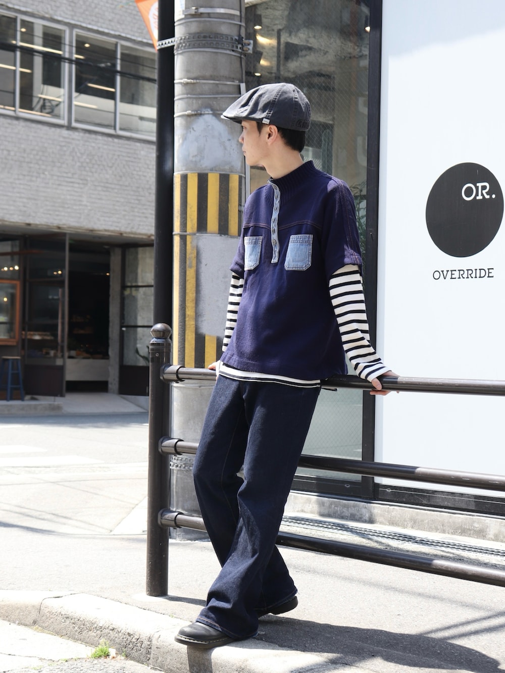 「ハンチング、最近のいい感じコーデ、春夏コーデ、シンプルスタイル、ハンチング帽、古着MIX、シンブル、ハンチングコーデ、シンプルコーデ、帽子」｜「OVERRIDEのOVERRIDE  OGC WASH DAMAGE HUNTING SG / オーバーライド（ハンチング/ベレー帽、ブラック系）」を使った、takatoさん（メンズ・170cm）の春コーディネートの2枚目の写真