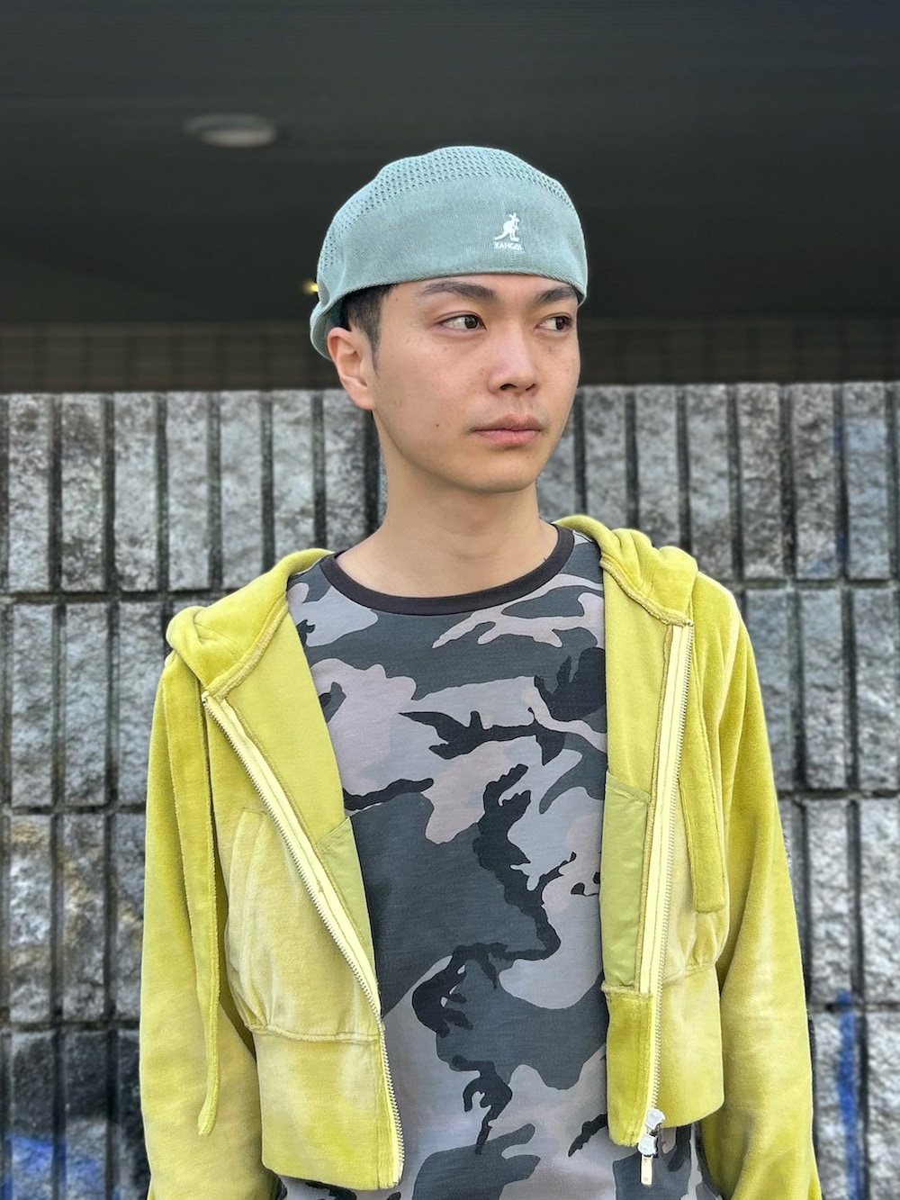 「最近のいい感じコーデ、ハンチング、ベレー帽、春コーデ、古着MIX、グリーン、春、古着、メンズコーデ、ゆるコーデ」｜「KANGOLのKANGOL TROPIC 504 VENTAIR / カンゴール（ハンチング/ベレー帽、グリーン系）」を使った、takatoさん（メンズ・170cm）の春コーディネートの5枚目の写真