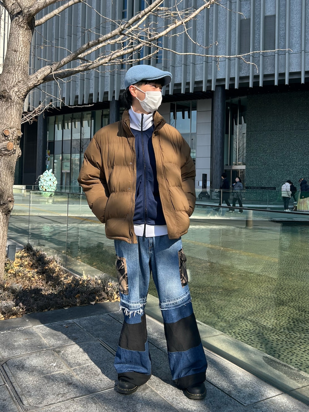 「カジュアルコーデ、おでかけコーデ、冬、秋、休日コーデ、古着MIX、おしゃれさんと繋がりたい、ハンチング、差し色コーデ、秋コーデ」｜「OVERRIDEのOVERRIDE  WOOL KNIT HUNTING / オーバーライド（ハンチング/ベレー帽、ブルー系）」を使った、takatoさん（メンズ・170cm）の冬コーディネートの2枚目の写真
