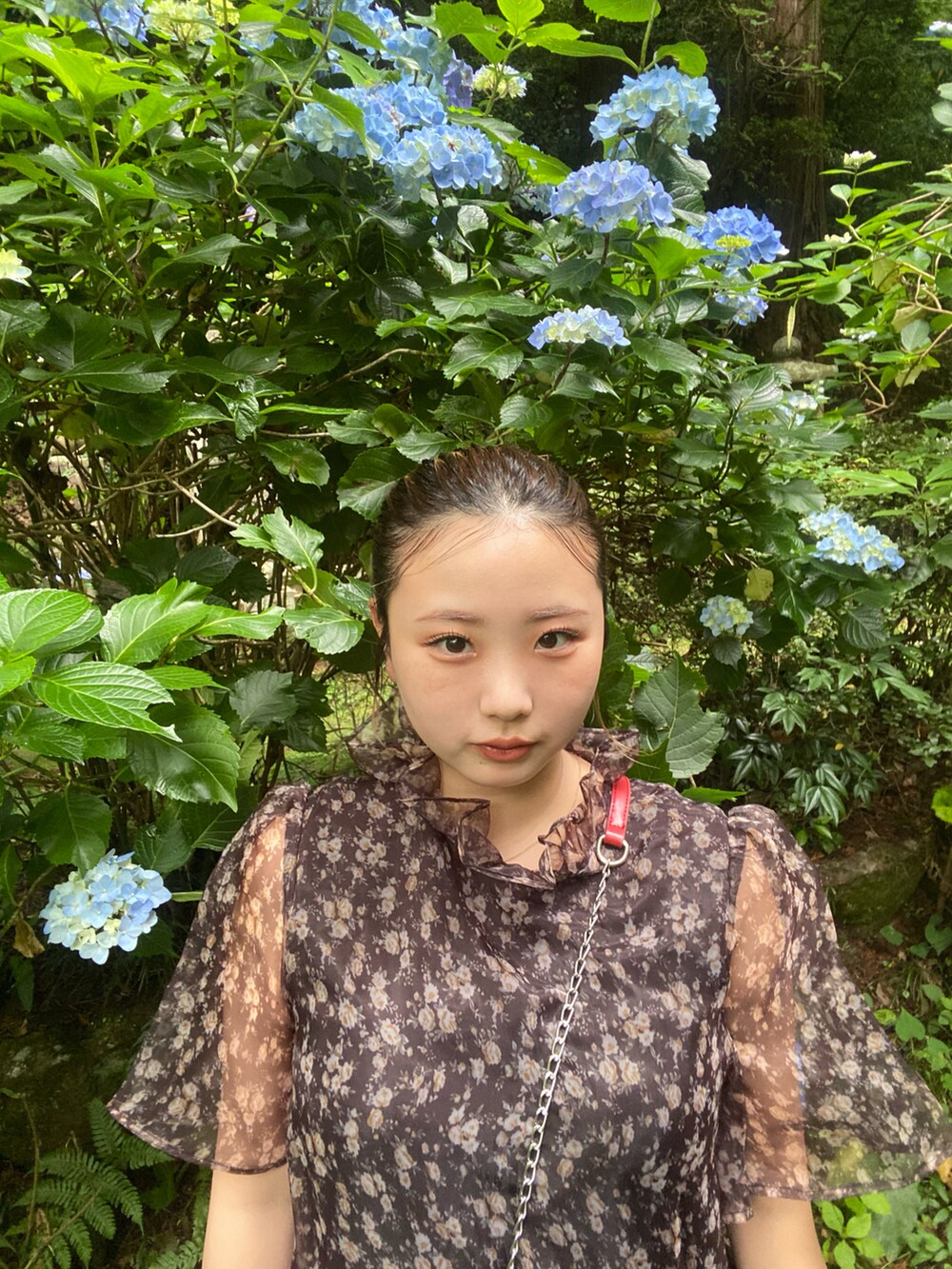 「ZOZOセール2023夏、大人コーデ、おでかけコーデ、休日コーデ、お洒落さんとつながりたい、sisterjane、シスタージェーン、ワンピース、小花柄、紫陽花、chuclla、sy_ootd、フォロー、イイネ、お気に入り登録お願いします♡、instagram:sh_u41z、Instagramもよかったらよろしくお願いします🙇」｜「Sister Janeのアイテム（ワンピース、ブラック系）」を使った、sshuuさん（レディース・154cm）の夏コーディネートの2枚目の写真