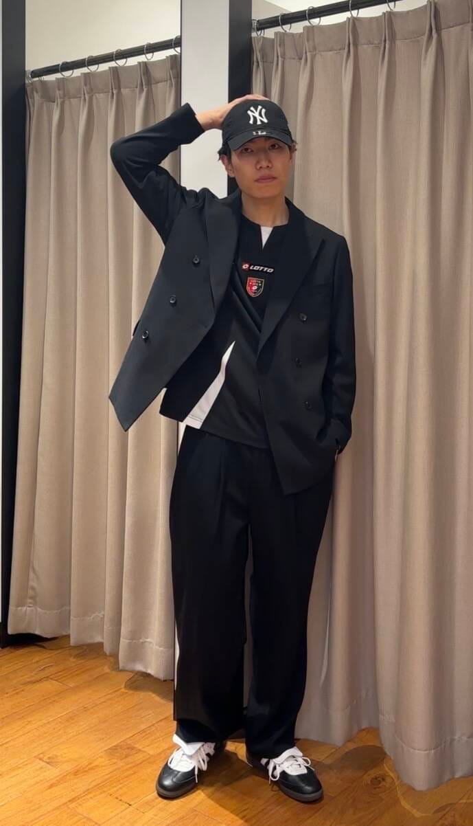 「カジュアルコーデ、休日コーデ、大学生、20代、ジャケットコーデ、通学コーデ、高身長コーデ、細身、ジャッケット、骨格ウェーブ、外遊びコーデ、ウェーブ×高身長、新作スニーカーコーデ、lotto」｜「NEW ERAのNew Era　9TWENTY(Washed)（キャップ、ブラック系）」を使った、ハルさん（メンズ・184cm）の春コーディネートの3枚目の写真