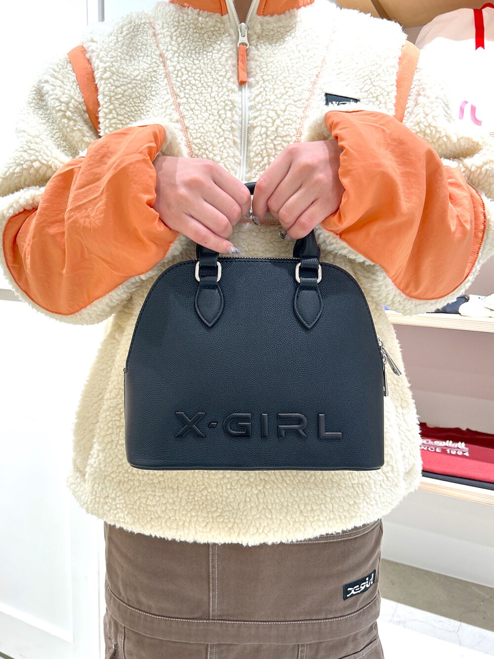 「xgirl、Xgirl_ootd、xgirl ootd、xgirl原宿、ハーフジップ、ボア、スカート、ロングスカート、２ＷＡＹ、ハンドバッグ」｜「X-girlのCONVERTIBLE SKIRT（スカート、グリーン系）」を使った、あんなさん（レディース・157cm）の冬コーディネートの4枚目の写真