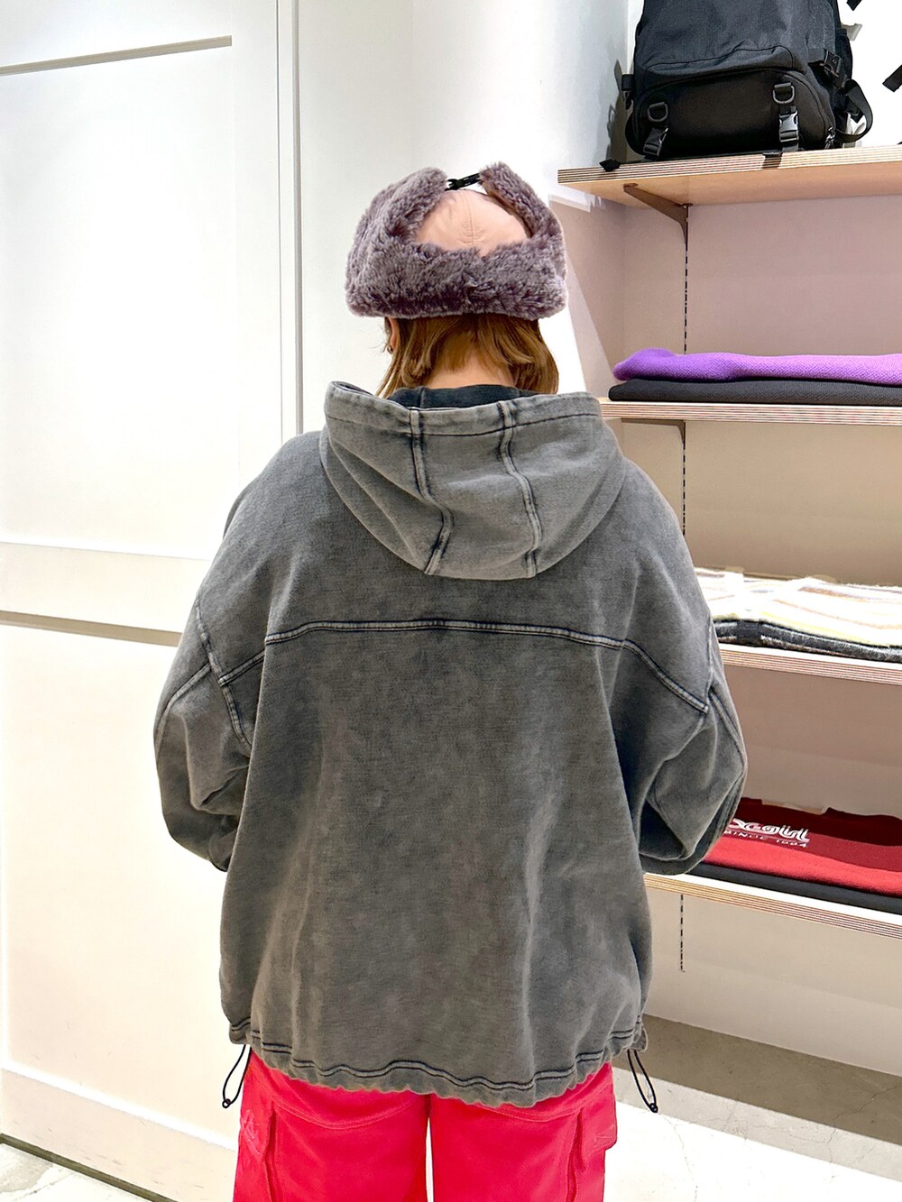 「xgirl、Xgirl_ootd、xgirl原宿、xgirl ootd、カーゴパンツ、パーカー、ジェットキャップ、ピンクコーデ、ストリート、ファッションを楽しもう、お洒落さんとつながりたい」｜「X-girlのADJUSTABLE HEM CARGO PANTS（カーゴパンツ、ピンク系）」を使った、あんなさん（レディース・157cm）の冬コーディネートの5枚目の写真