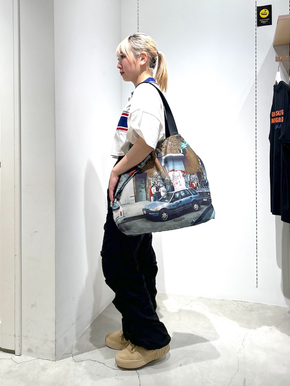 「Xgirl_ootd、xgirl、xgirl ootd、xgirljp、x-girl、x-girl_ootd、ルーズパンツ、ハーフジップ、トートバッグ、ポロシャツ」｜「X-girlのLOOSE FIT TUCK PANTS（その他パンツ、ブラック系）」を使った、あんなさん（レディース・157cm）の夏コーディネートの2枚目の写真