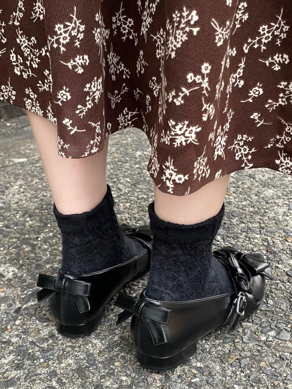 「merry jenny、メリージェニー」|「merry jennyのflowerティアードジャンスカ(ワンピース、ブラウン系)」を使った、ayuさん(レディース・166cm)の冬コーディネートの8枚目の写真