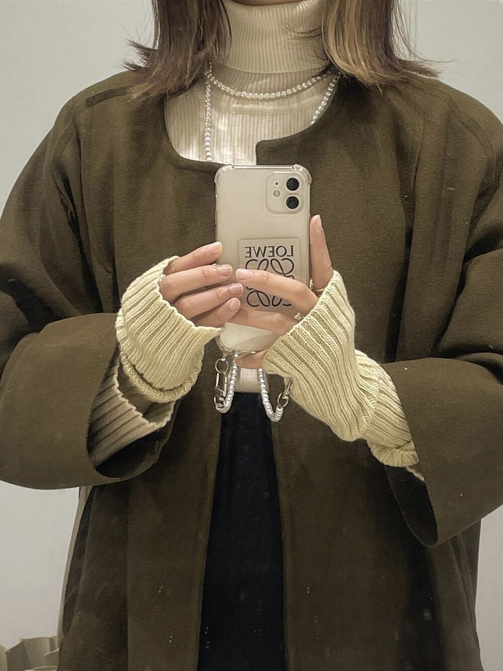 「冬のコーデ、今日のコーデ、秋冬、アームウォーマー、ノーカラーコート、淡色コーデ、淡色女子、淡色、淡色カジュアル、韓国ファッション、秋冬コーデ、冬コーデ、お洒落さんとつながりたい、メガネ女子」｜「sakishimatokyoのボリュームノーカラーロングコート（ノーカラーコート、ブラウン系）」を使った、結衣さん（レディース・163cm）の冬コーディネートの2枚目の写真