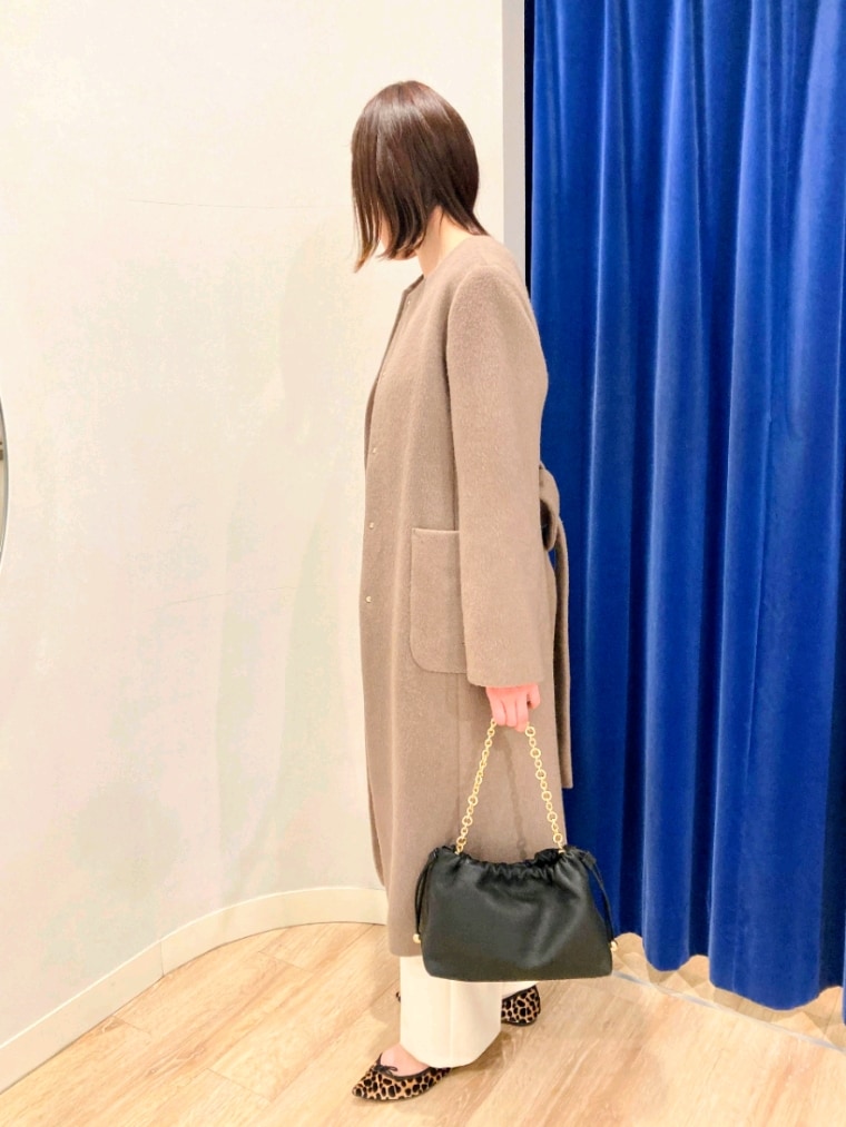 Itaniさんの「ノーカラーシャギーコート（NOLLEY’S）」を使ったコーディネートの8枚目の写真