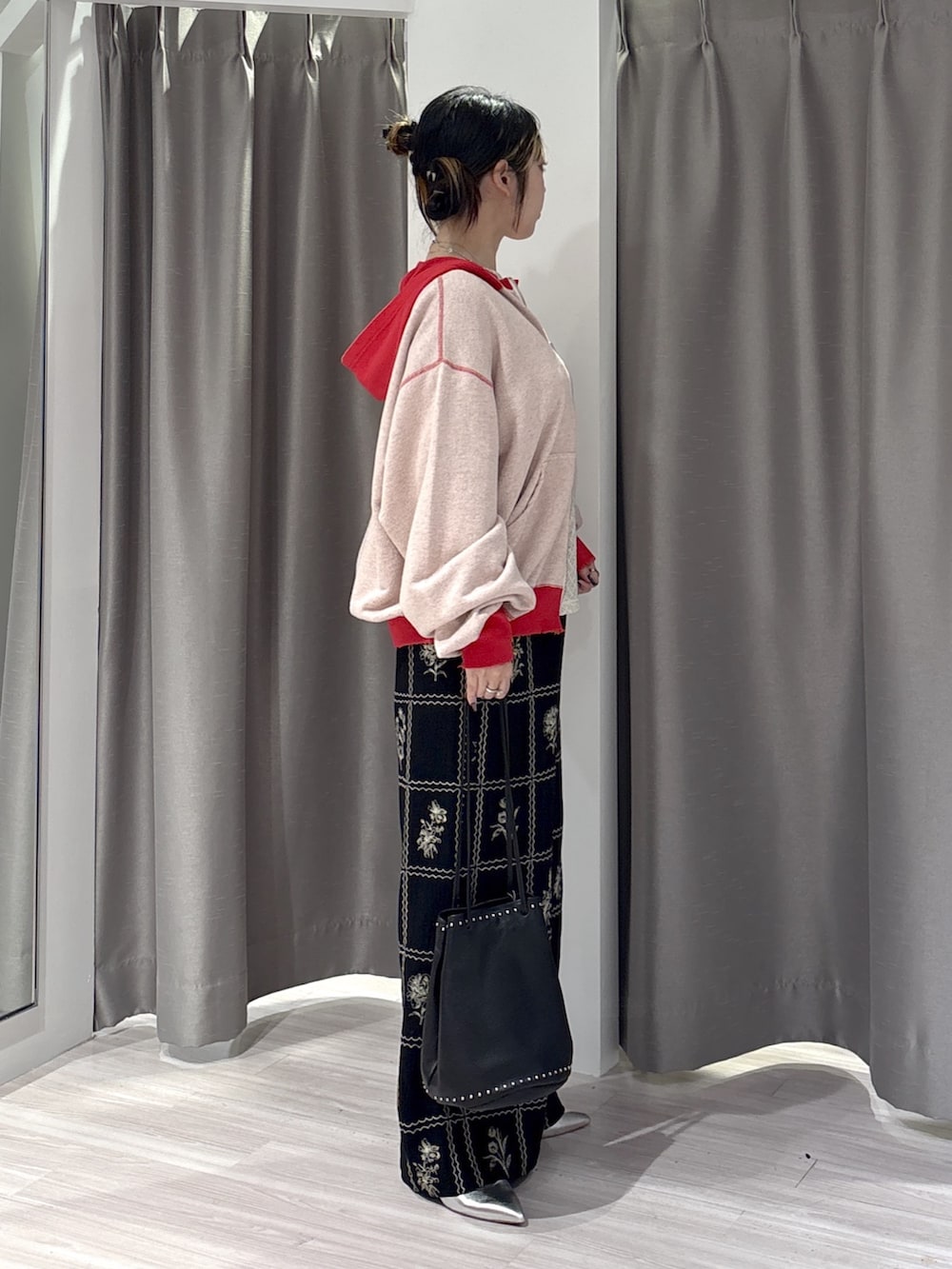 ãã³ã¯ç³»ã®ããŒã«ãŒãã·ã«ããŒç³»ã®ãã³ãã¹ããã©ãã¯ç³»ã®ã·ã§ã«ããŒããã°ãççšããã¬ãã£ãŒã¹ã®ç§ã³ãŒãã£ããŒãã®3æç®ã®åç