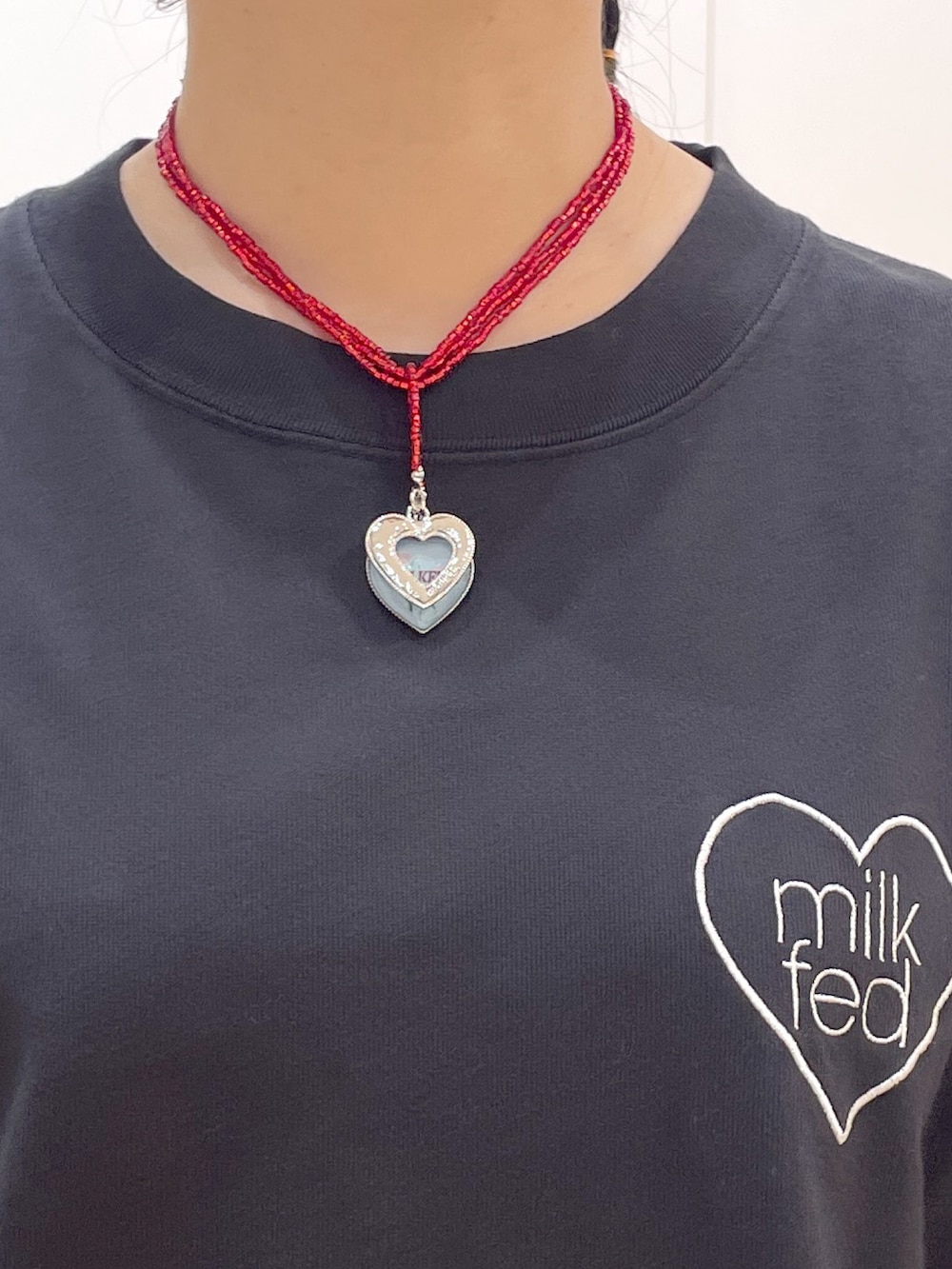 「ハーフパンツ、カーゴパンツ、BBQ、骨格ストレート、低身長、ロンT、長袖Tシャツ、タイダイ柄、オーバーサイズ、ヘアアレンジ、ショルダーバッグ、ワイドパンツ、ショートパンツ、スニーカー、低身長コーデ」|「MILKFED.のTIE DYED HEARTS L/S TEE(Tシャツ/カットソー、ブルー系)」を使った、SAKI 🍣さん(骨格ストレート・レディース・151cm)の春コーディネートの4枚目の写真