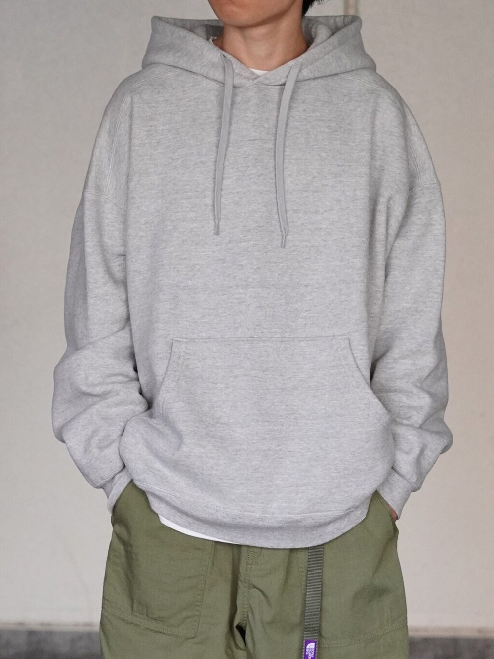「ビッグシルエット、REMI RELIEF、CAP、THE NORTH FACE、THE NORTH FACE PURPLE LABEL、ビックシルエット、KIJIMA TAKAYUKI、clarks、PORT BY ARK、REMI RELIEF NAVY LABEL」｜「PORT BY ARKのPORT BY ARK / ポートバイアーク：KIJIMA TAKAYUKI for PORT BY ARK 6 Panel Cap：PO10-C002[COR]（キャップ、グリーン系）」を使った、ARKnets STAFFさん（メンズ・165cm）の冬コーディネートの2枚目の写真