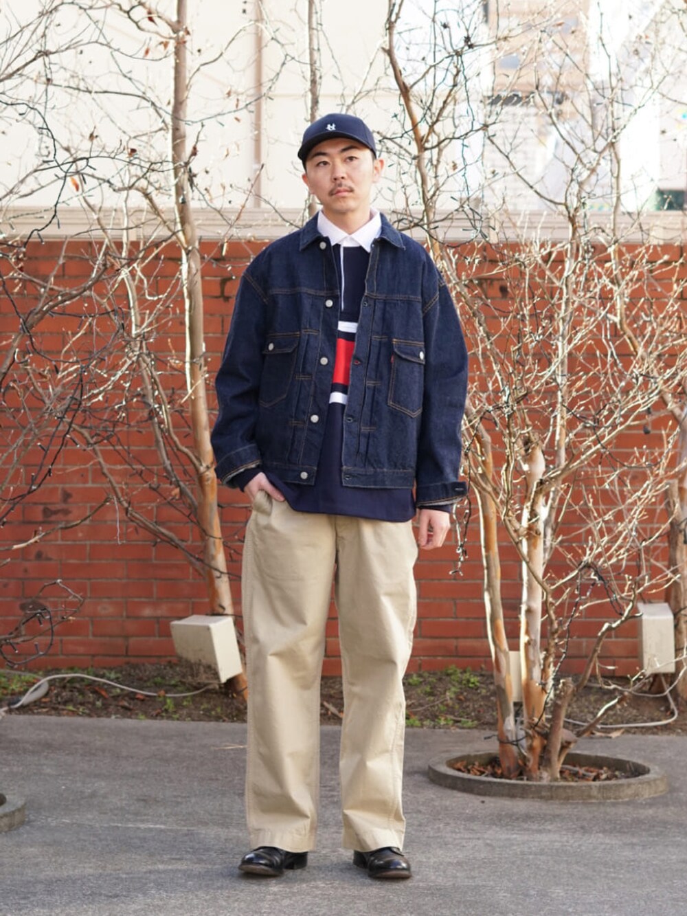 「オトナカジュアル、シャツスタイル、BARBARIAN、FLAG SPORT、ALDEN、orslow、nanamica、ONLY ARK、ラガーシャツ、ポロシャツ、チノパン、カラーパンツ、キャップ、デニムジャケット、ローファー」｜「BarbarianのBARBARIAN / バーバリアン：【ONLY ARK】別注 BSS L/S：ONLYARK-0-2023[STD]（ポロシャツ、ブルー系）」を使った、ARKnets STAFFさん（メンズ・178cm）の春コーディネートの3枚目の写真