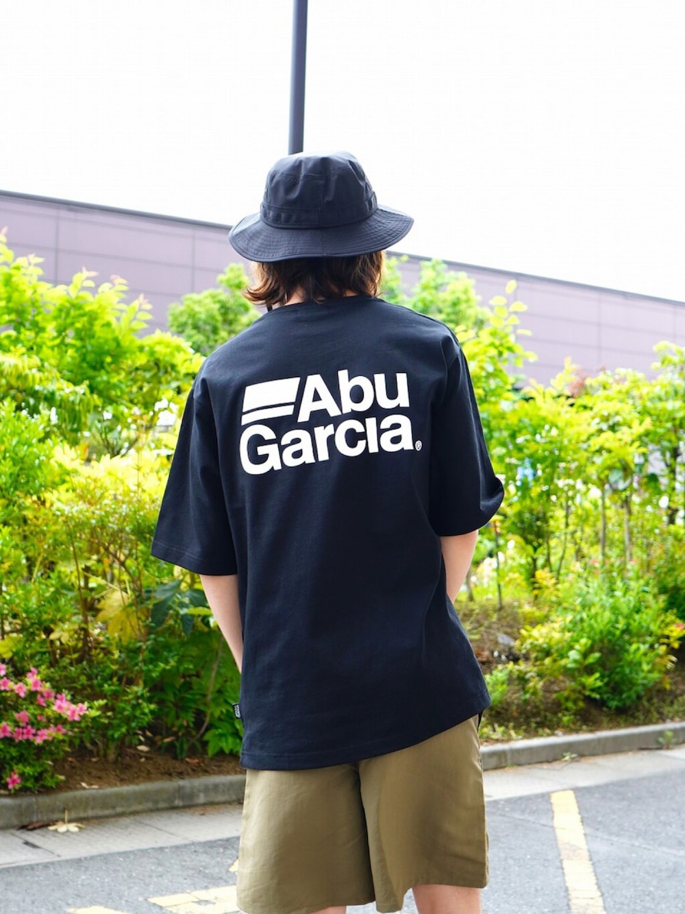「ロゴT、アウトドアスタイル、ハーフパンツ、patagonia、サンダル、keen、サファリハット、オトナカジュアル、ABU GARCIA」｜「KEENのアイテム（サンダル、ブラック系）」を使った、ARKnets STAFFさん（メンズ・172cm）の春コーディネートの2枚目の写真