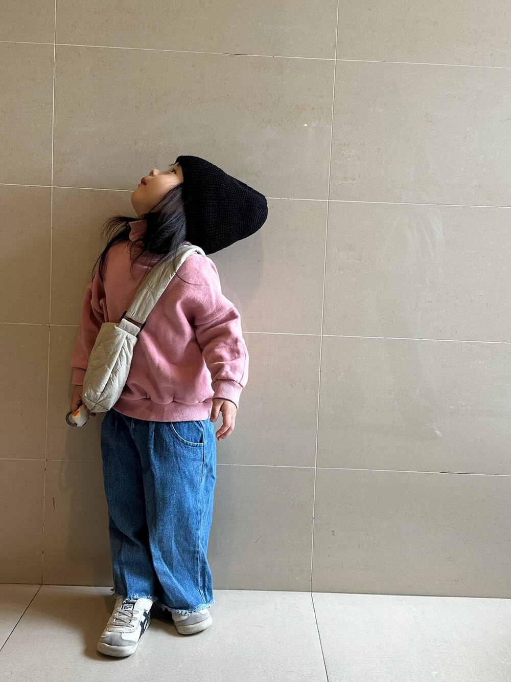 「ootd、birthday、3歳」｜「BREEZEのアイテム（バッグ、ベージュ系）」を使った、coco and doreenさん（キッズ・90cm）の冬コーディネートの2枚目の写真