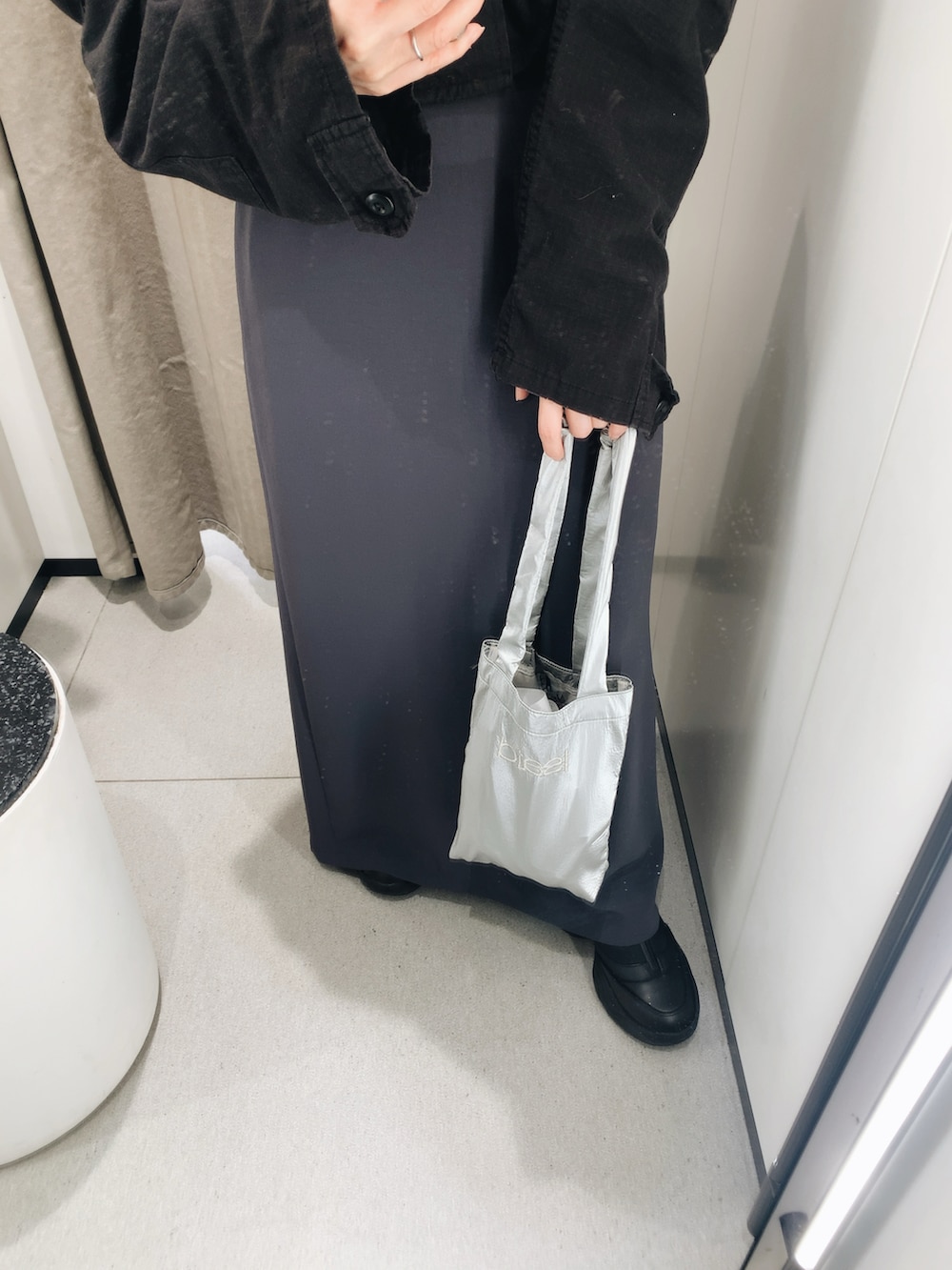 「最近のいい感じコーデ、大人カジュアル、今日のコーデ、低身長女子、大人女子、おでかけコーデ、キレイめコーデ、春ファッション、ママファッション、春アウター、古着MIX、韓国ファッション」｜「ROTHCOの別注【ROTHCO/ロスコ】ショートジャケット（ミリタリージャケット、ブラック系）」を使った、yukiさん（レディース・154cm）の春コーディネートの3枚目の写真