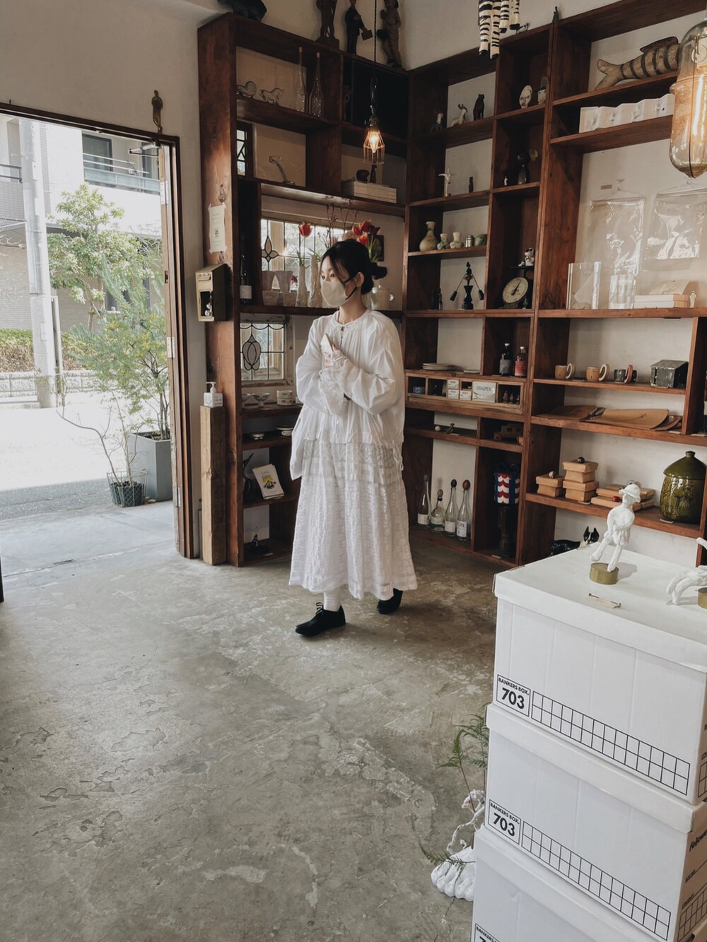 「低身長コーデ、低身長、ママコーデ、ママファッション、大人かわいい、ロングワンピース、春カラー、春服デビュー宣言、着回しコーデ、TODAYFUL」｜「TODAYFULのチャーチレースドレス（ワンピース、ホワイト系）」を使った、yukiさん（レディース・154cm）の春コーディネートの2枚目の写真