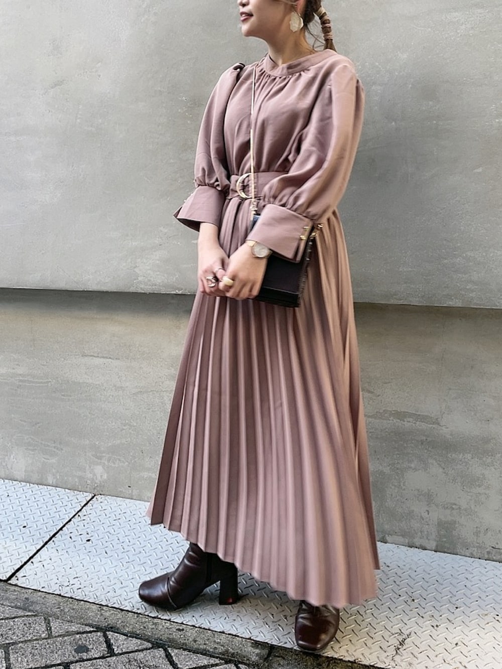 「休日スタイル、着回しコーデ、ワンピース、プチプラ、低身長、低身長コーデ、大人コーデ、オトナカジュアル、きれいめカジュアル、結婚式、結婚式二次会スタイル、フォーマル、キレイめ、ピンク」｜「natural coutureのアイテム（ワンピース、ピンク系）」を使った、ちびまる ◎さん（レディース・142cm）の冬コーディネートの2枚目の写真