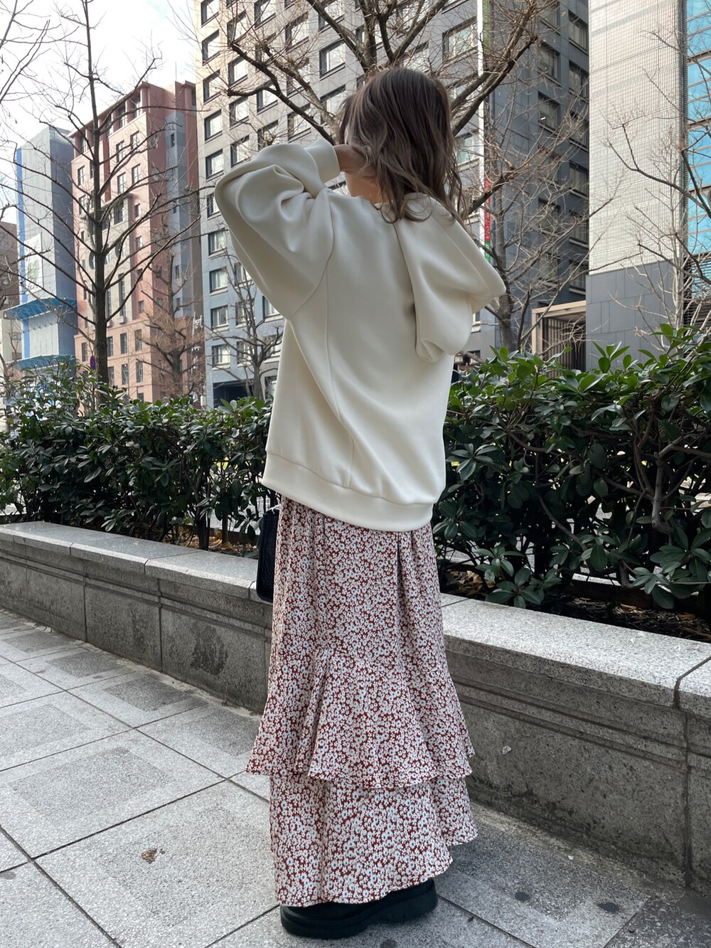 「オトナカジュアル、シンプル、カジュアルコーデ、春、低身長女子、ブーツ、プチプラ、パーカー、ゆるコーデ、私の推しブランド、低身長、低身長コーデ、カジュアル」｜「natural coutureの【大人気アイテム】ふわもちラテパーカー（パーカー、ホワイト系）」を使った、ちびまる ◎さん（レディース・142cm）の冬コーディネートの2枚目の写真