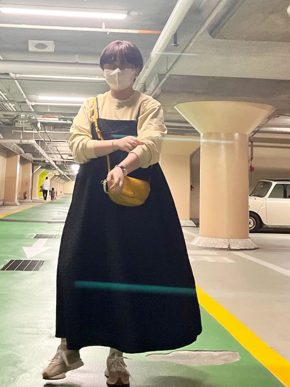 「春服デビュー宣言、春コーデ、休日スタイル、春カラー、キャミワンピ、プチプラコーデ、プチプラ、ユニクロ、coca、ニューバランス、今日の服、厚底シューズ、パステル映える春」｜「coca（coca）のエンボスキャミワンピース（ワンピース、ブラック系）」を使った、はなさん（レディース・160cm）の春コーディネートの2枚目の写真