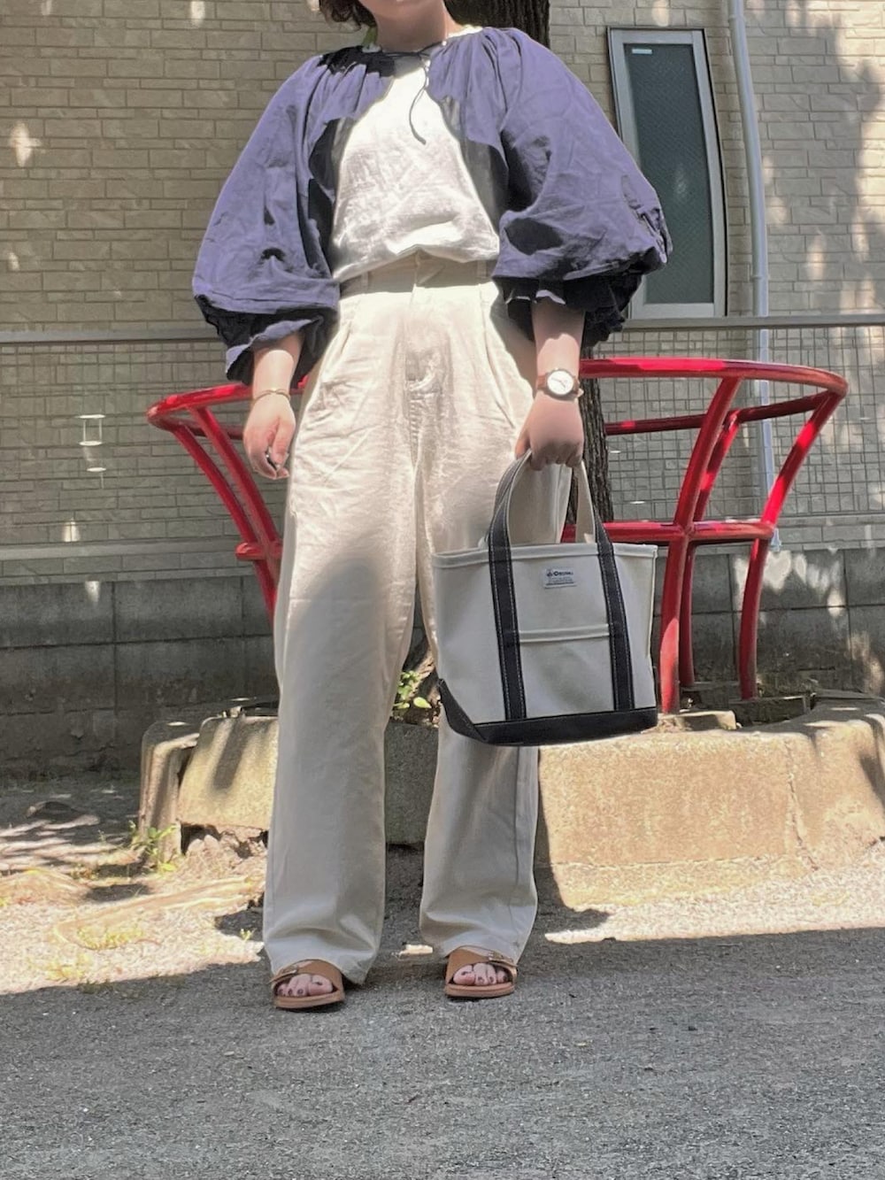 「カジュアル、オトナ女子、BEAMS BOY、ボレロ、orcival、休日コーデ、春夏コーデ、サンダル、レイヤードスタイル、今日の服」｜「ORCIVALのORCIVAL: トートバッグS◇◇（トートバッグ、グレー系）」を使った、はなさん（レディース・160cm）の春コーディネートの2枚目の写真